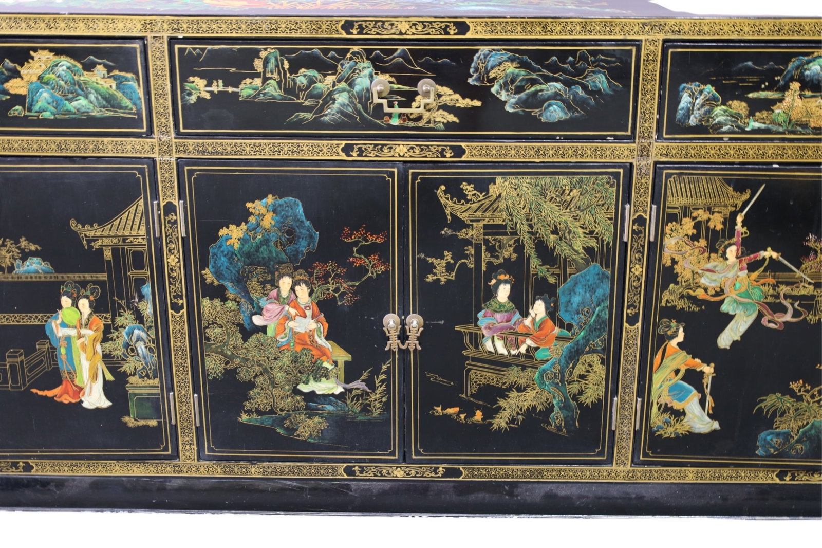 CHINOISERIE STYLE BUFFET - 5