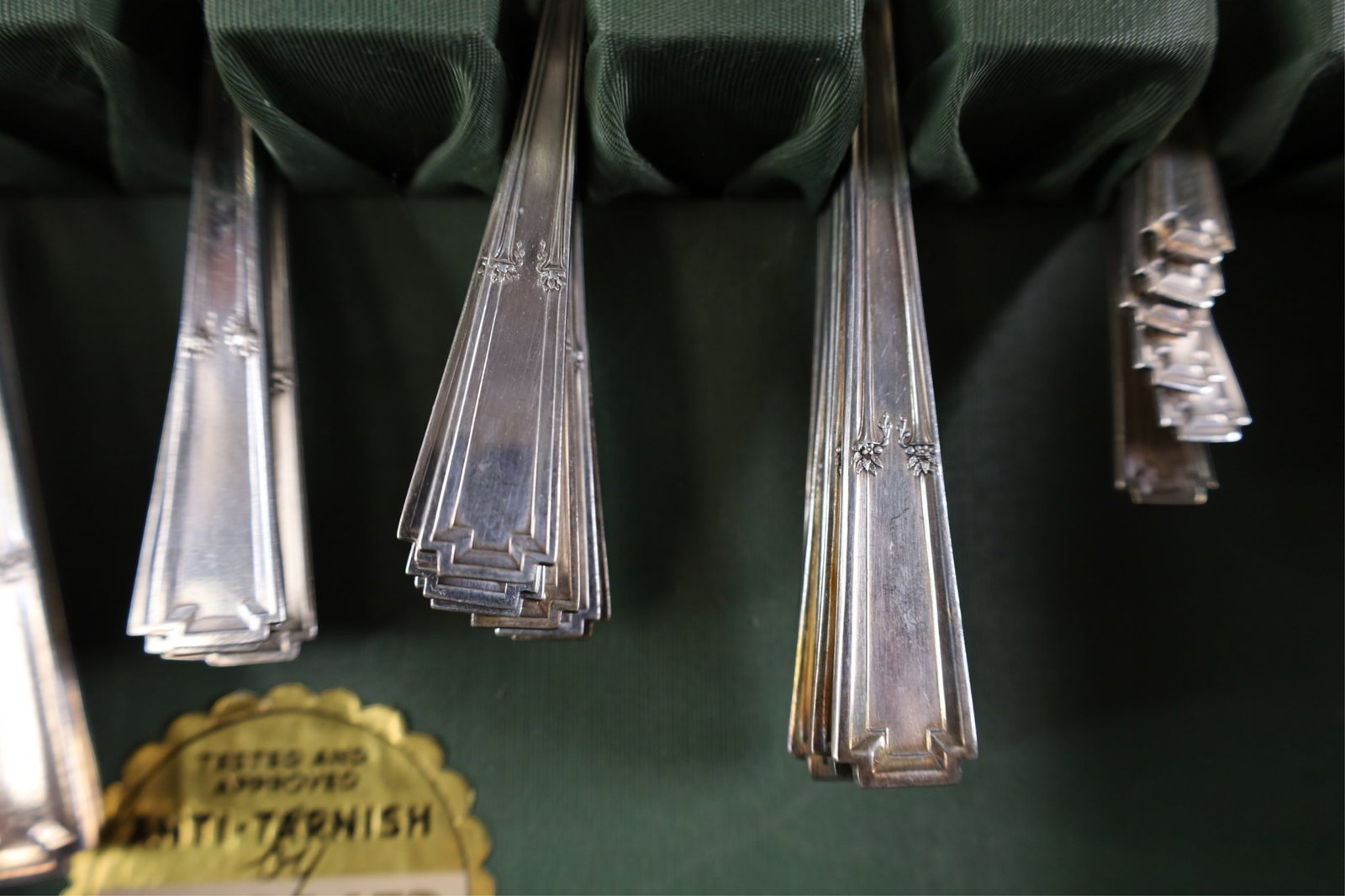 SILVERPLATED FLATWARE SET - 4