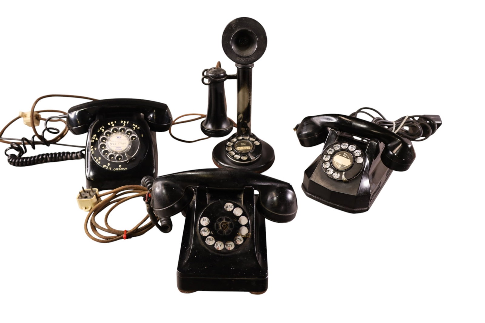 LOT OF VINTAGE TELEPHONES (1 of 5)