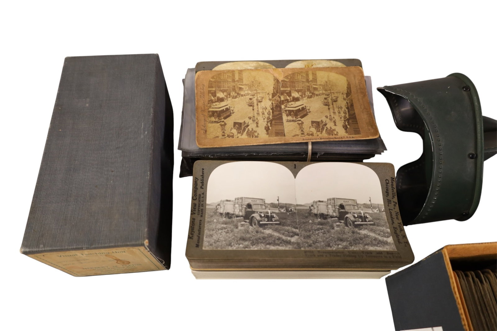 STEREOPTIC VIEWER & CARDS - 2
