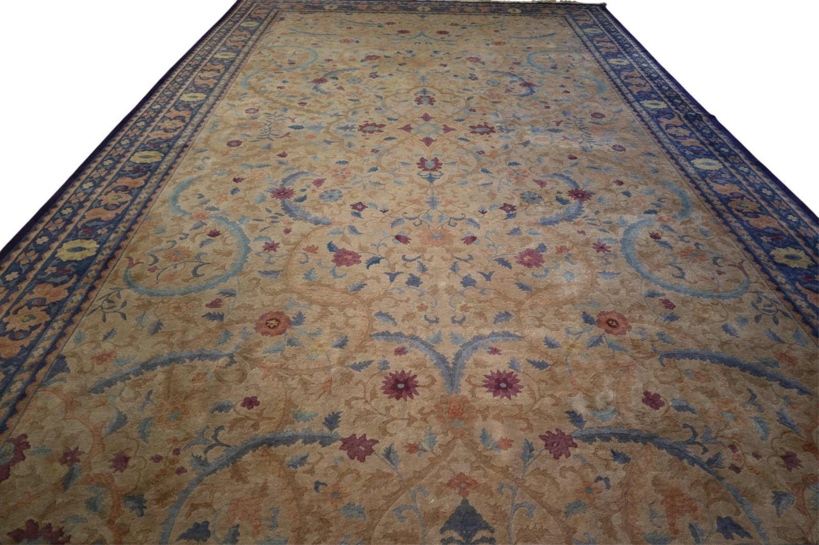 APPROX 11' 7" x 19' 18' 7" CHINESE WOOL RUG: ROOMSIZE CHINESE SCULPTURED RUG. THIS ITEM EXCEEDS SIZE LIMITATIONS FOR IN HOUSE SHIPPING, MUST BE PICKED UP IN HOUSE OR SHIPPED VIA 3rd PARTY GROUND SHIPPER.