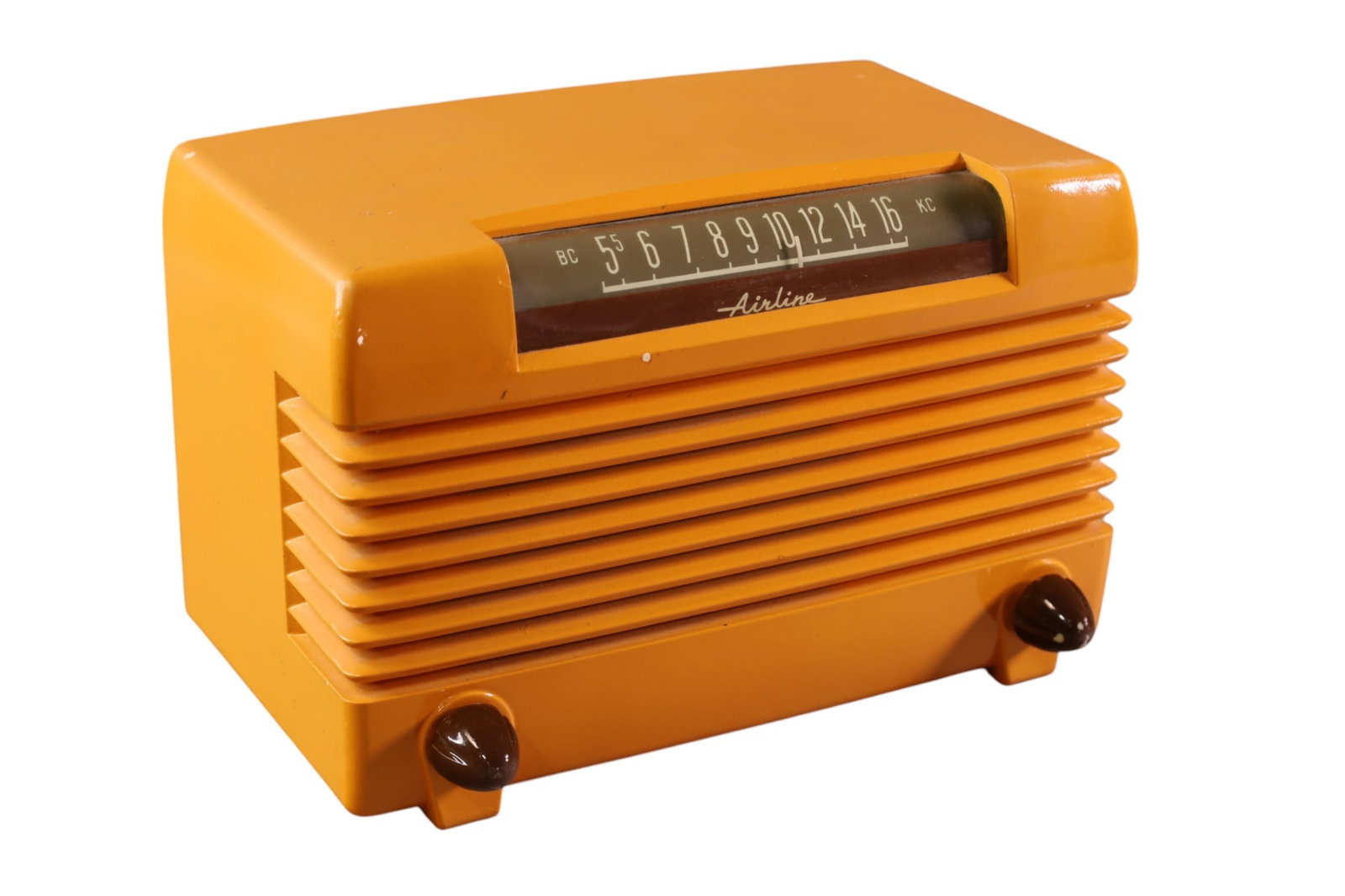 WARDS AIRLINE RADIO: WARDS AIRLINE RADIO, MODEL 74BR-1504B, REPAINTED TO LOOK LIKE CATALIN. ALL RADIOS ARE SOLD AS IS WE DO NOT GUARANTEE WORKING ORDER. 10 1/2" x 7"