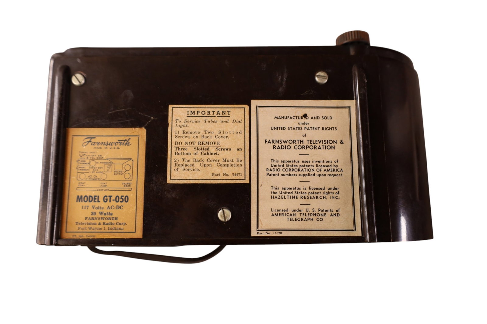 2 BAKELITE RADIOS - 4