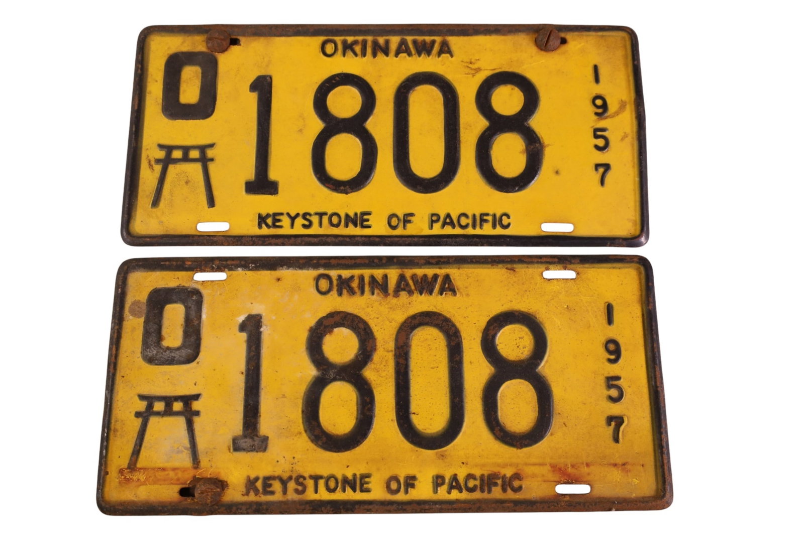 PAIR OF OKINAWA LICENSE PLATES (1 of 2)