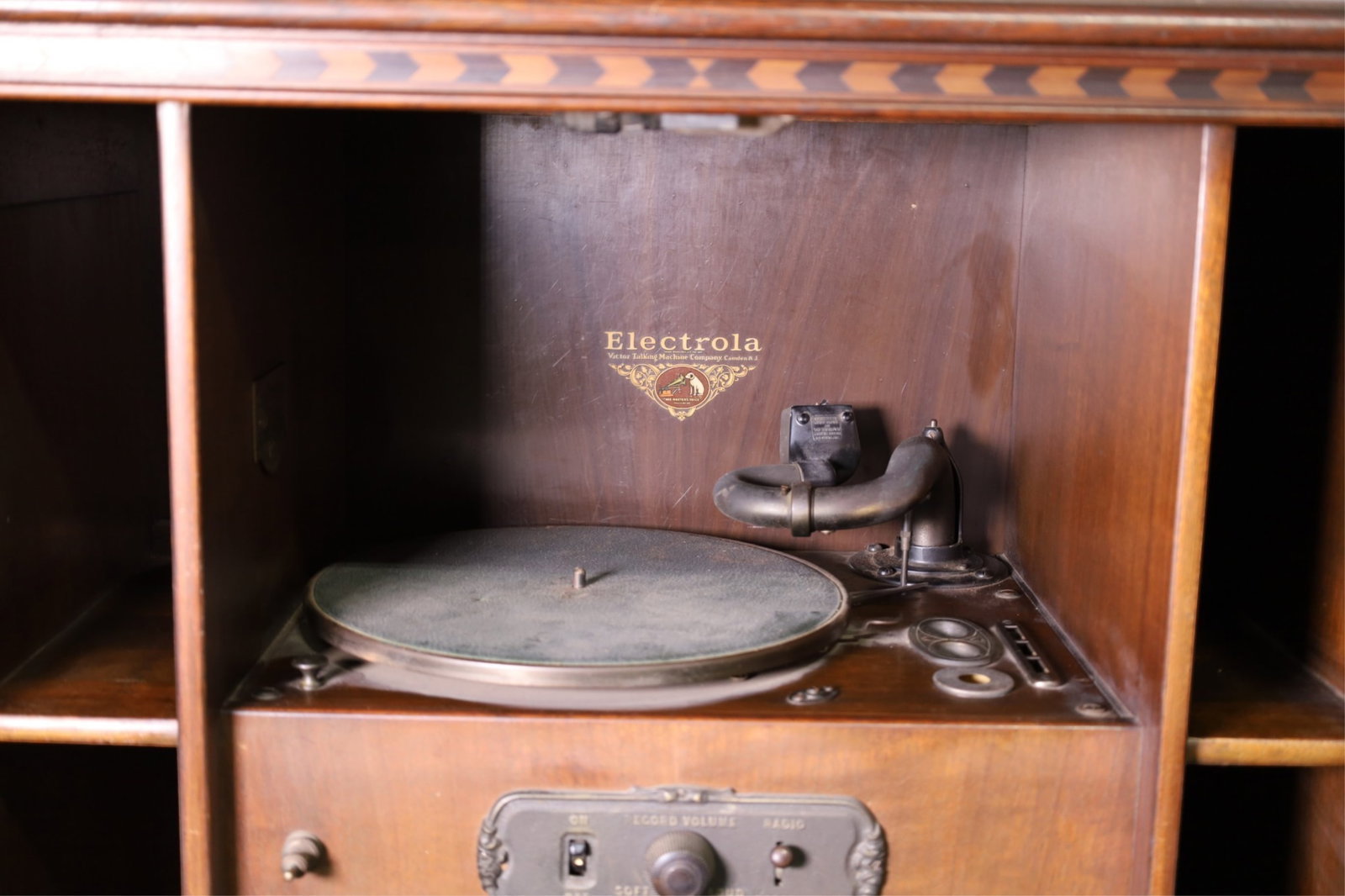 RCA RADIO RECORD PLAYER - 3