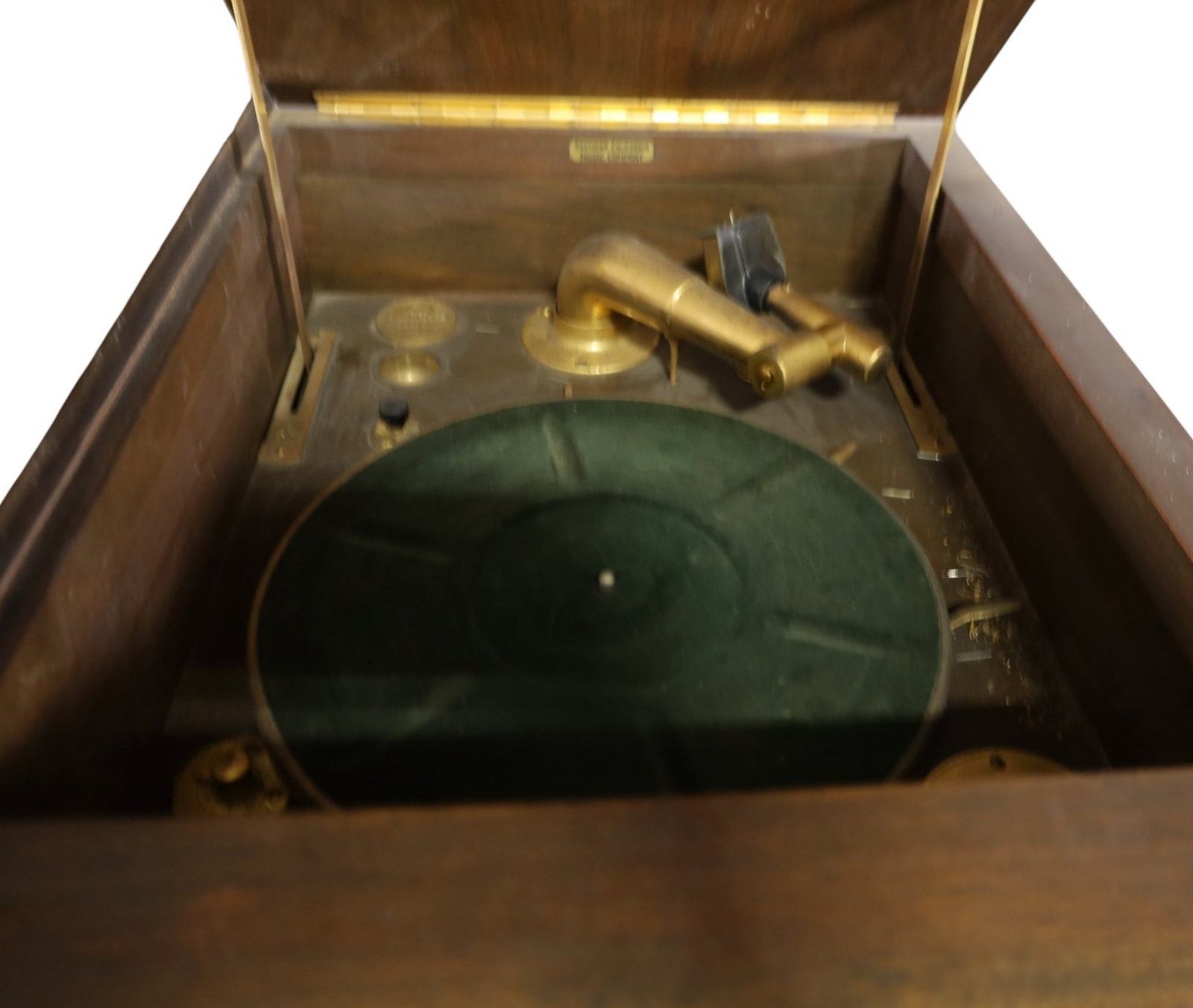 ANTIQUE BRUNSWICK VICTROLA - 3