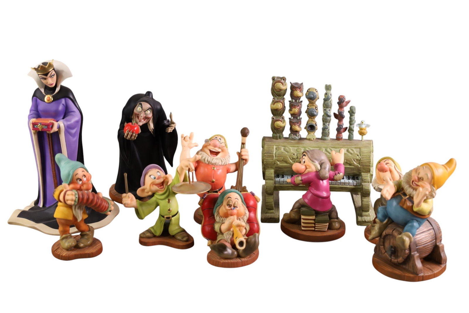 10 SNOW WHITE WALT DISNEY FIGURES (1 of 3)