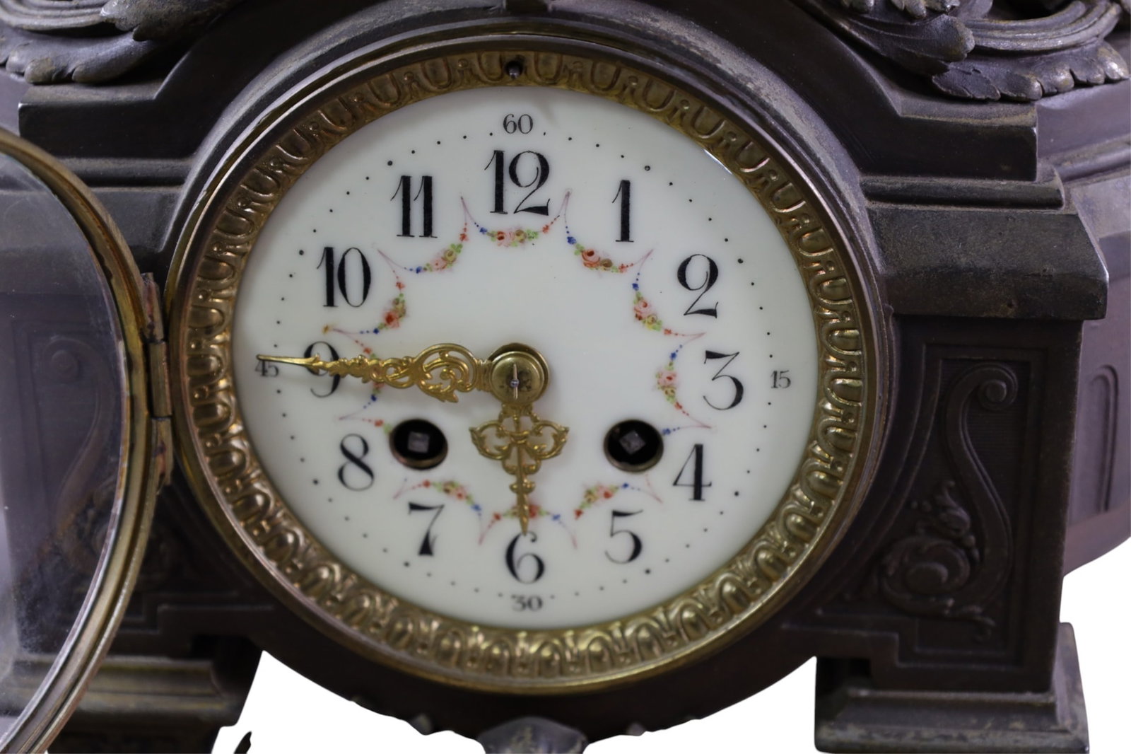 LARGE VICTORIAN FIGURAL MANTLE CLOCK - 2