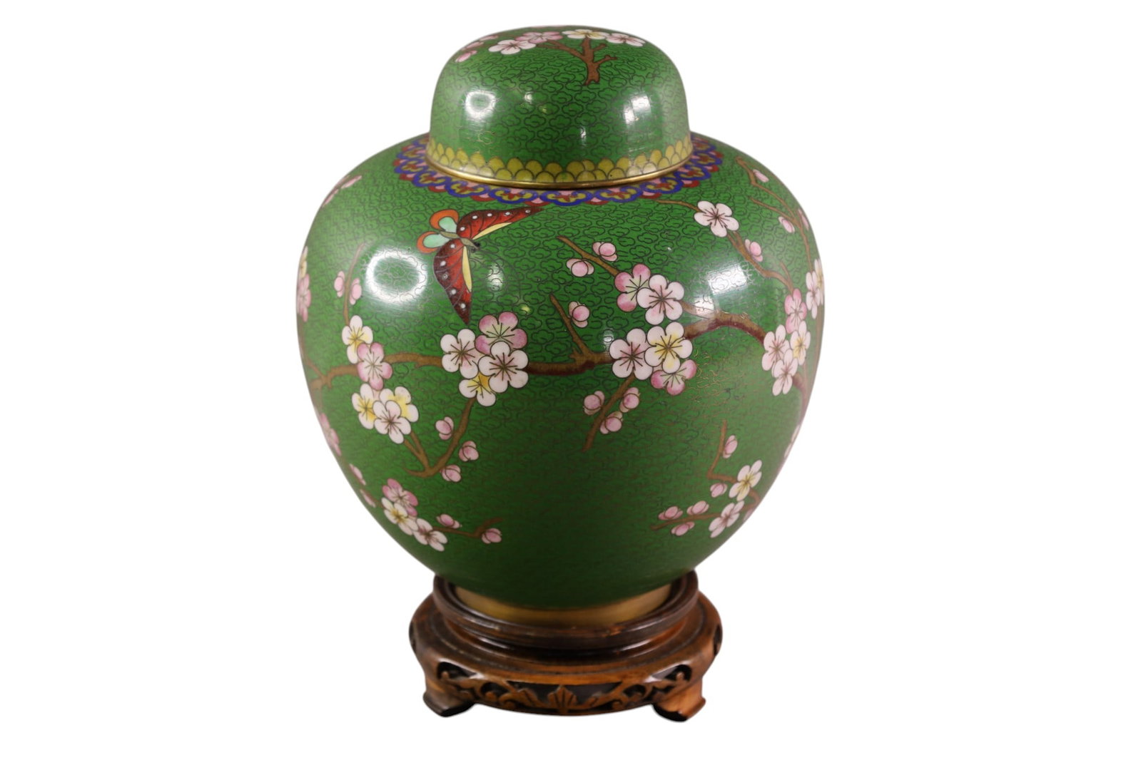 CLOISONNE GINGER JAR: LIDDED GREEEN CLOISONNE GINGER JAR, ON WOODEN BASE. 11" H.