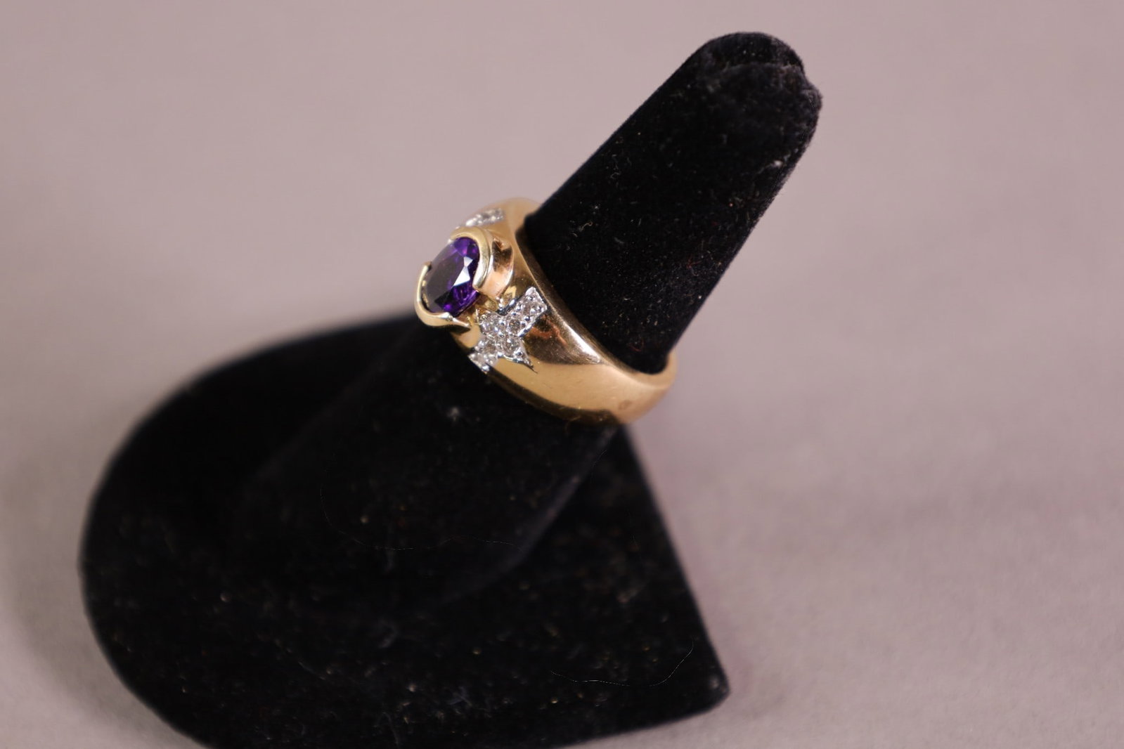 14K GOLD, AMETHYST, & DIAMOND RING - 2