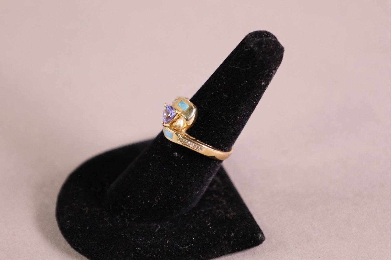 DIAMOND & OPAL RING - 3