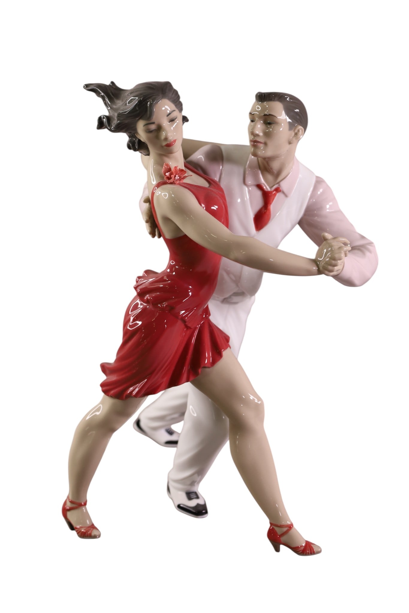 SALSA COUPLE LLADRO: LARGE LLADRO SALSA COUPLE DANCERS FIGURE, MARKED ON BASE. No 962/3000. 14" H. THIS ITEM EXCEEDS SIZE LIMITATIONS FOR IN HOUSE SHIPPING, MUST BE PICKED UP IN HOUSE OR SHIPPED VIA 3rd PARTY GROUND