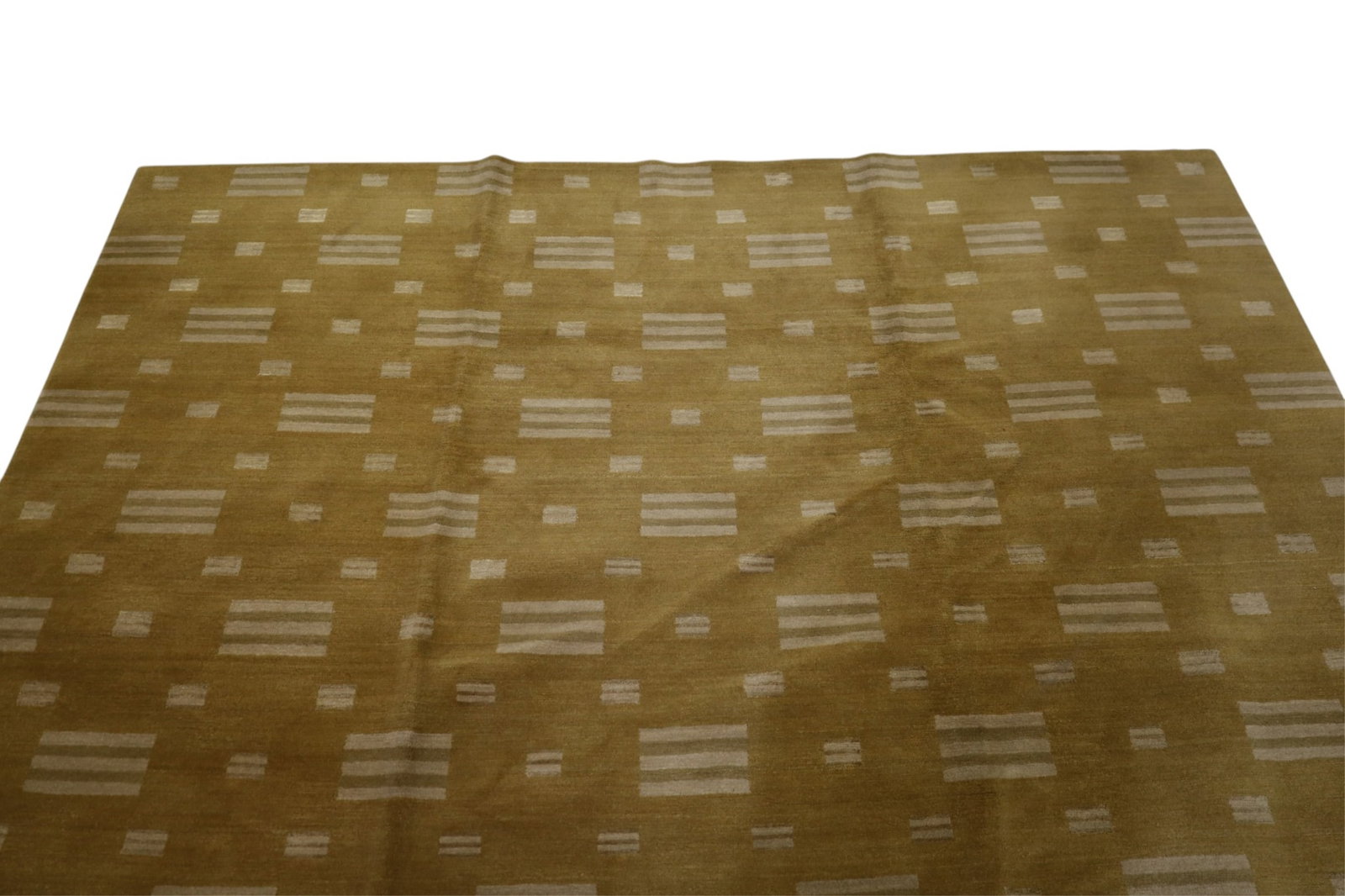 APPROX 8' 2" x 10' HANDMADE WOOL RUG - 2