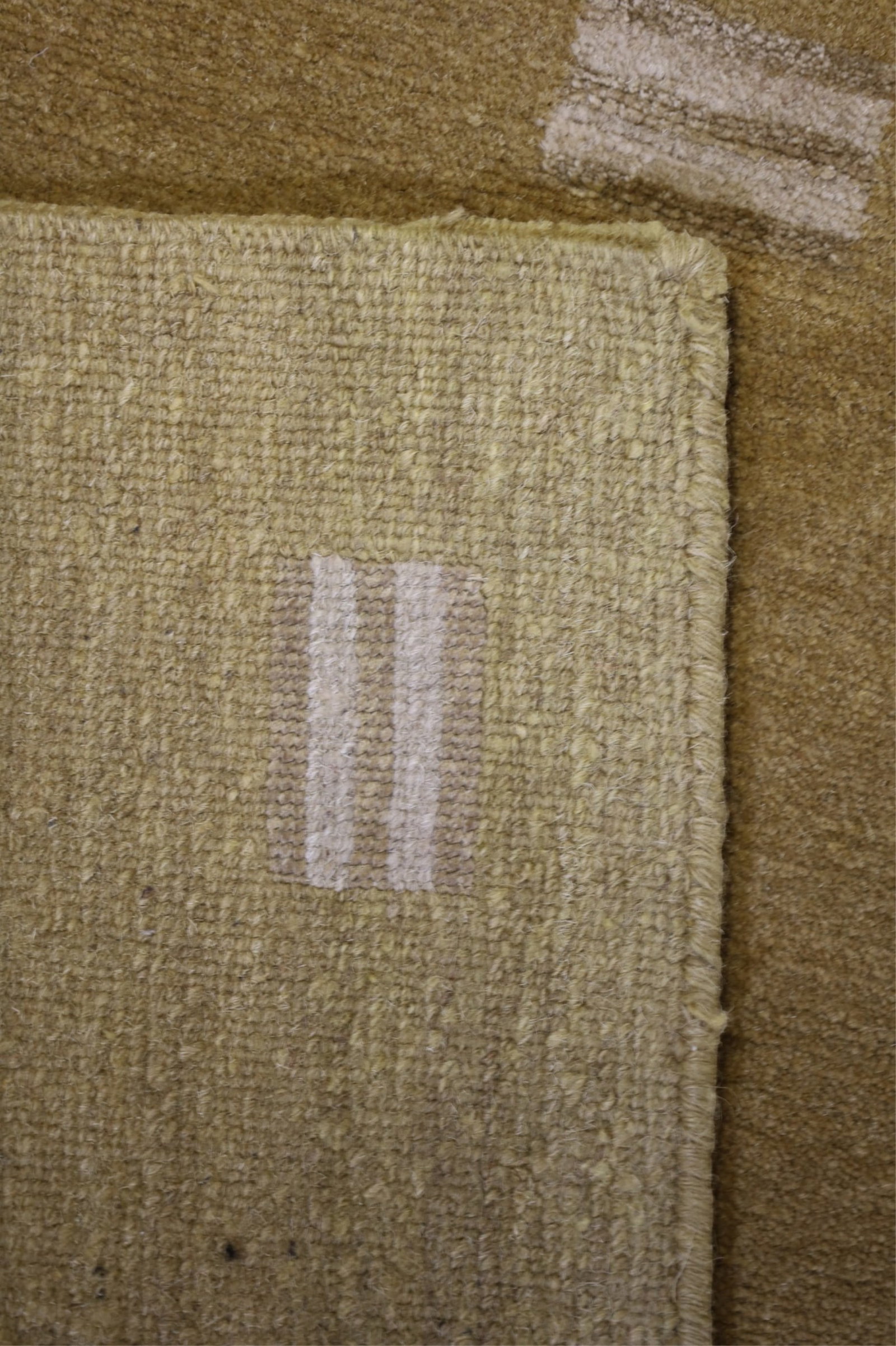 APPROX 8' 2" x 10' HANDMADE WOOL RUG - 4