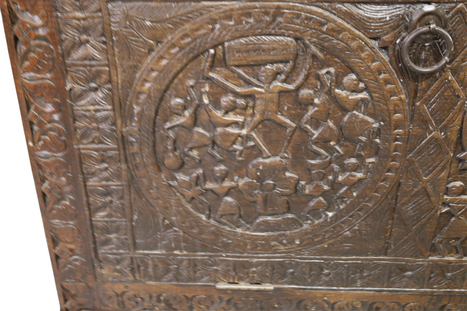LARGE ASIAN TRUNK - 2