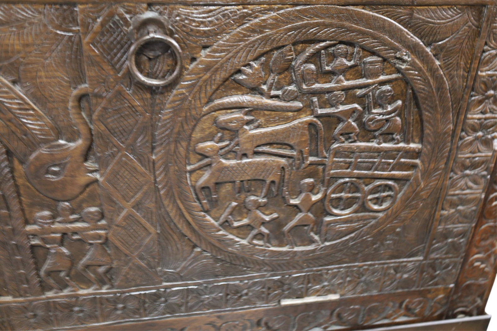 LARGE ASIAN TRUNK - 3