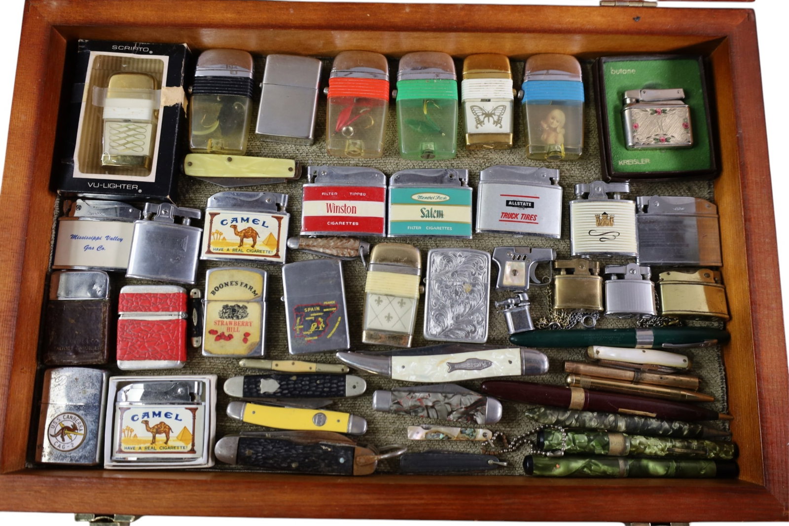 COLLECTION OF LIGHTERS & POCKET KNIVES (1 of 5)