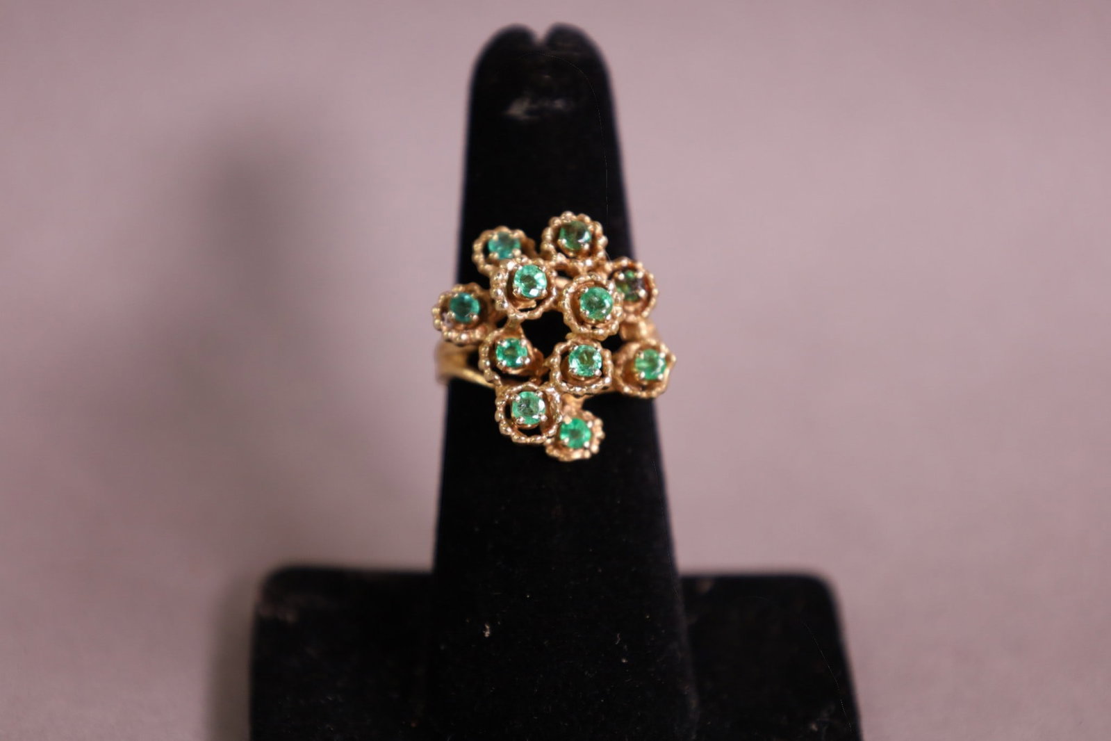14K GOLD & EMERALD RING: 14K GOLD, RUBY & EMERALD RING, SIZE 6.5 APPROX 6 GRAMS.