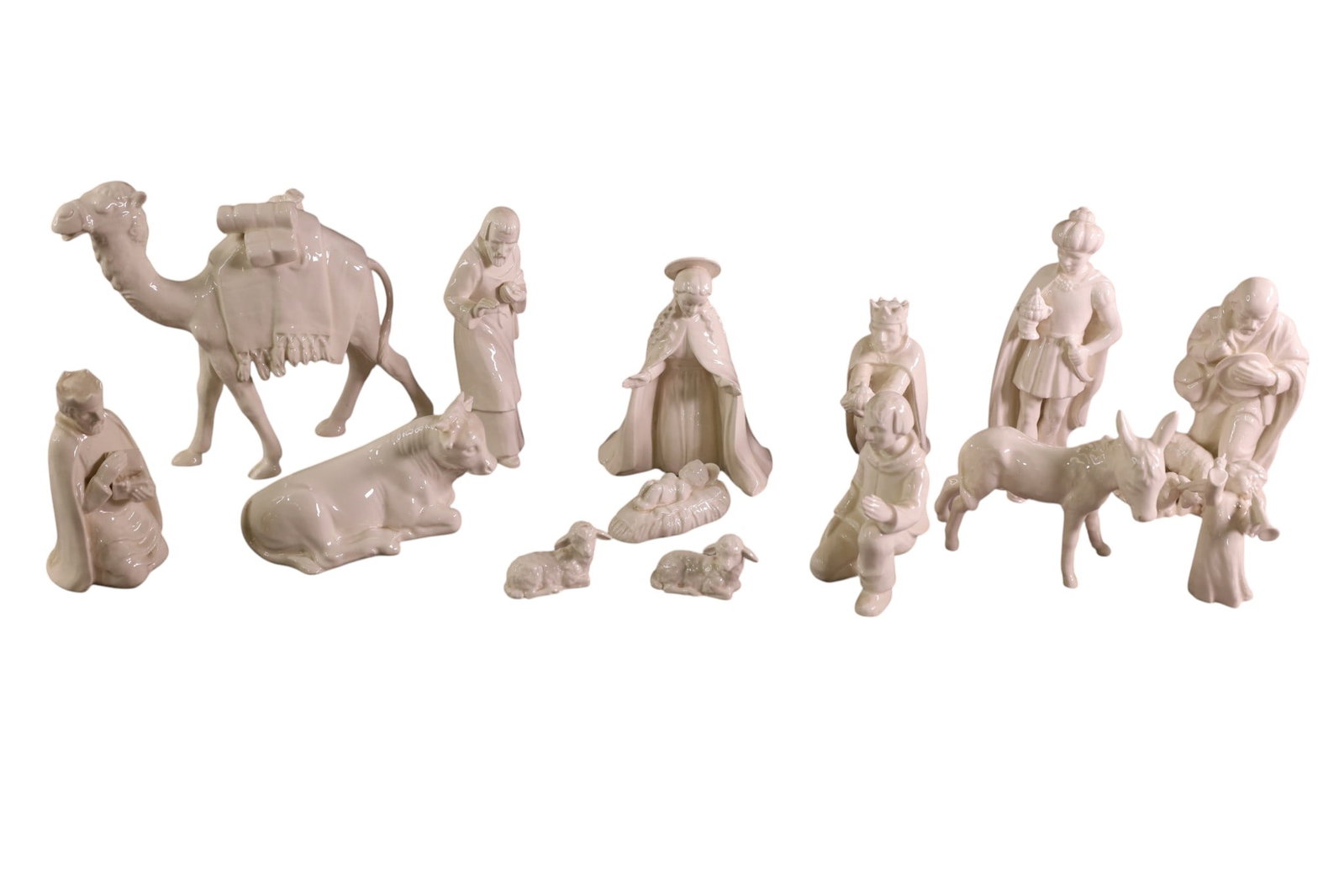 HUMMEL NATIVITY SET (1 of 4)