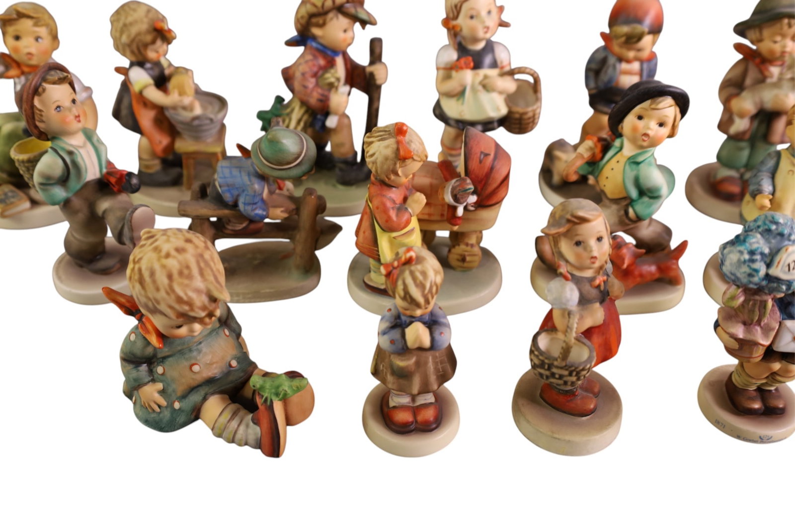 20 HUMMEL FIGURES - 6