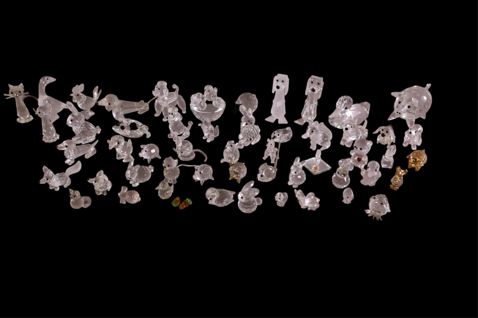 40 SWAROVSKI CRYSTAL FIGURES: SMALL CRYSTAL FIGURES.