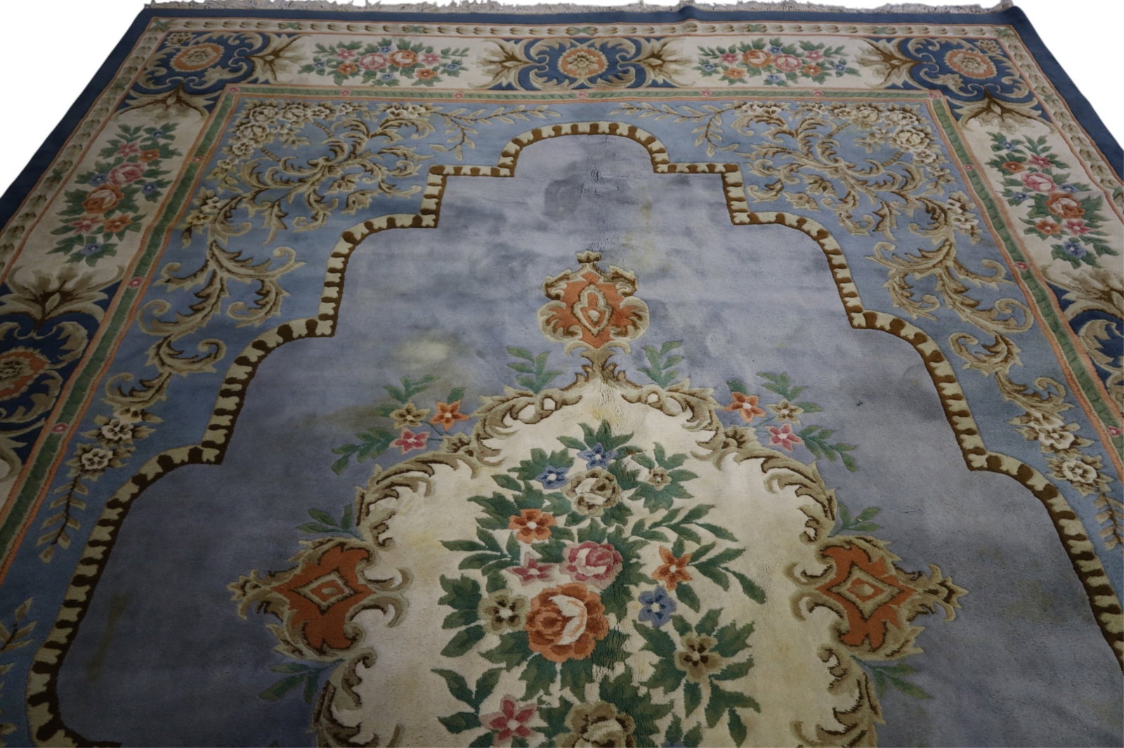 APPROX 10' x 14' HANDMADE WOOL RUG - 3