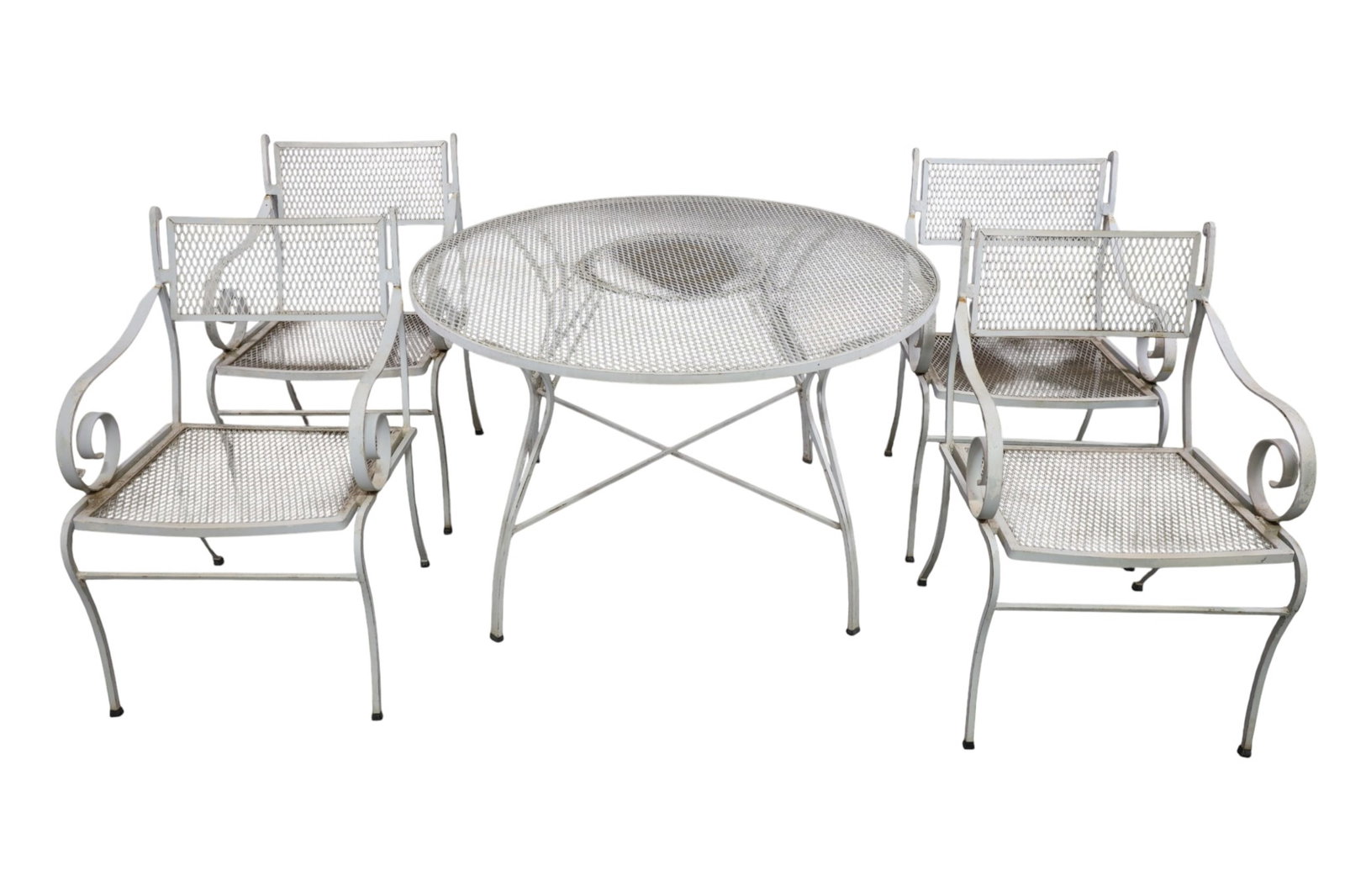 VINTAGE PATIO SET: VINTAGE WHITE METAL PATIO SET, ROUND TABLE AND 4 ARMCHAIRS, PAINT LOSS, RUST. 21" W x 17" D x 31" H. CHAIRS & 41" DIAM x 27" H. TABLE. THIS ITEM EXCEEDS SIZE LIMITATIONS FOR IN HOUSE SHIPPING, MUST