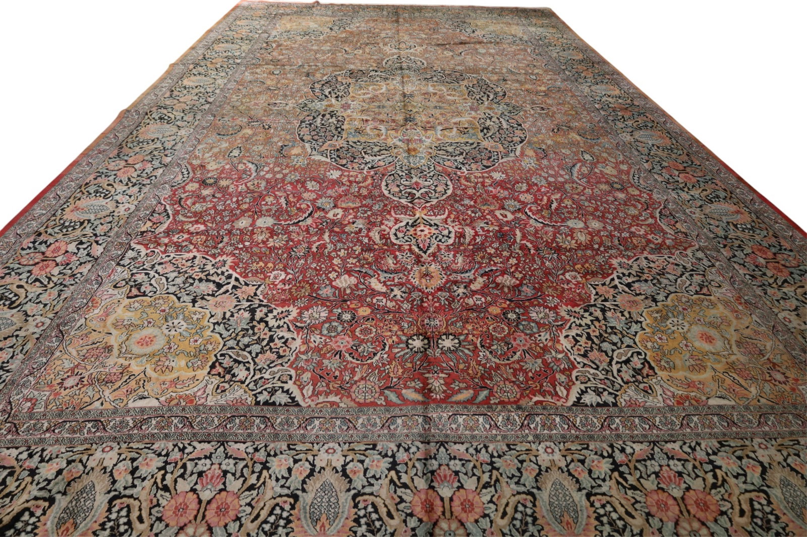 APPROX 14' 6" x 25' 3" HANDMADE WOOL RUG (1 of 6)