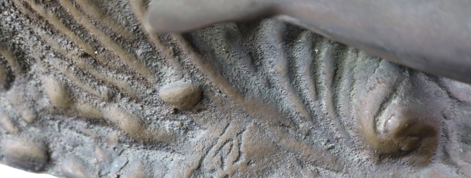 LARGE DOLPHIN BRONZE - 2