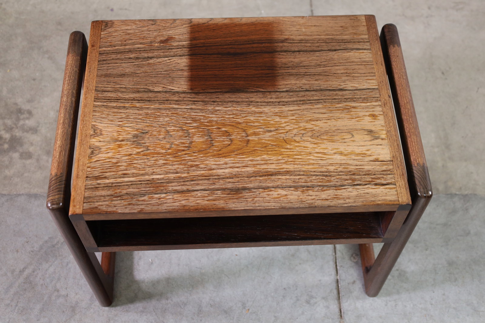 MID CENUTRY MODERN SIDE TABLE - 2