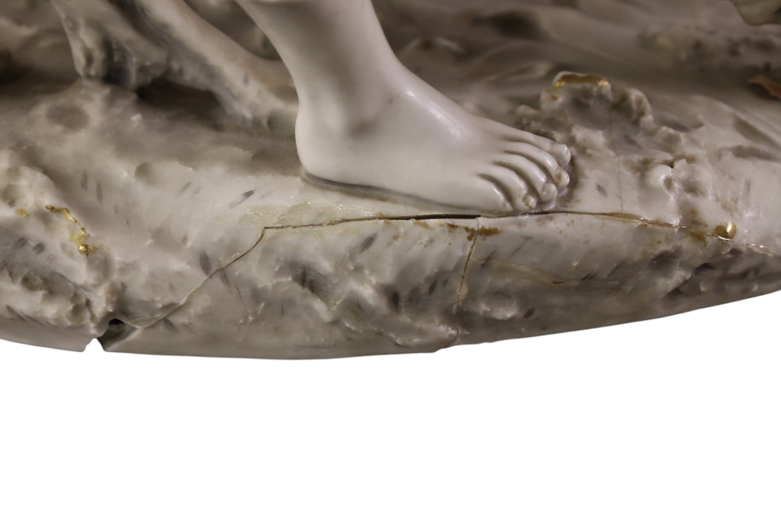ROYAL DUX FIGURE - 4