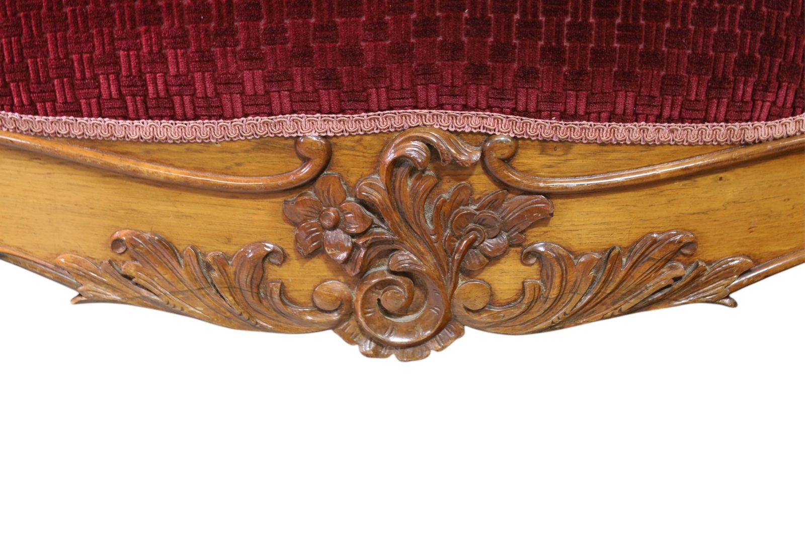VICTORIAN SOFA - 4