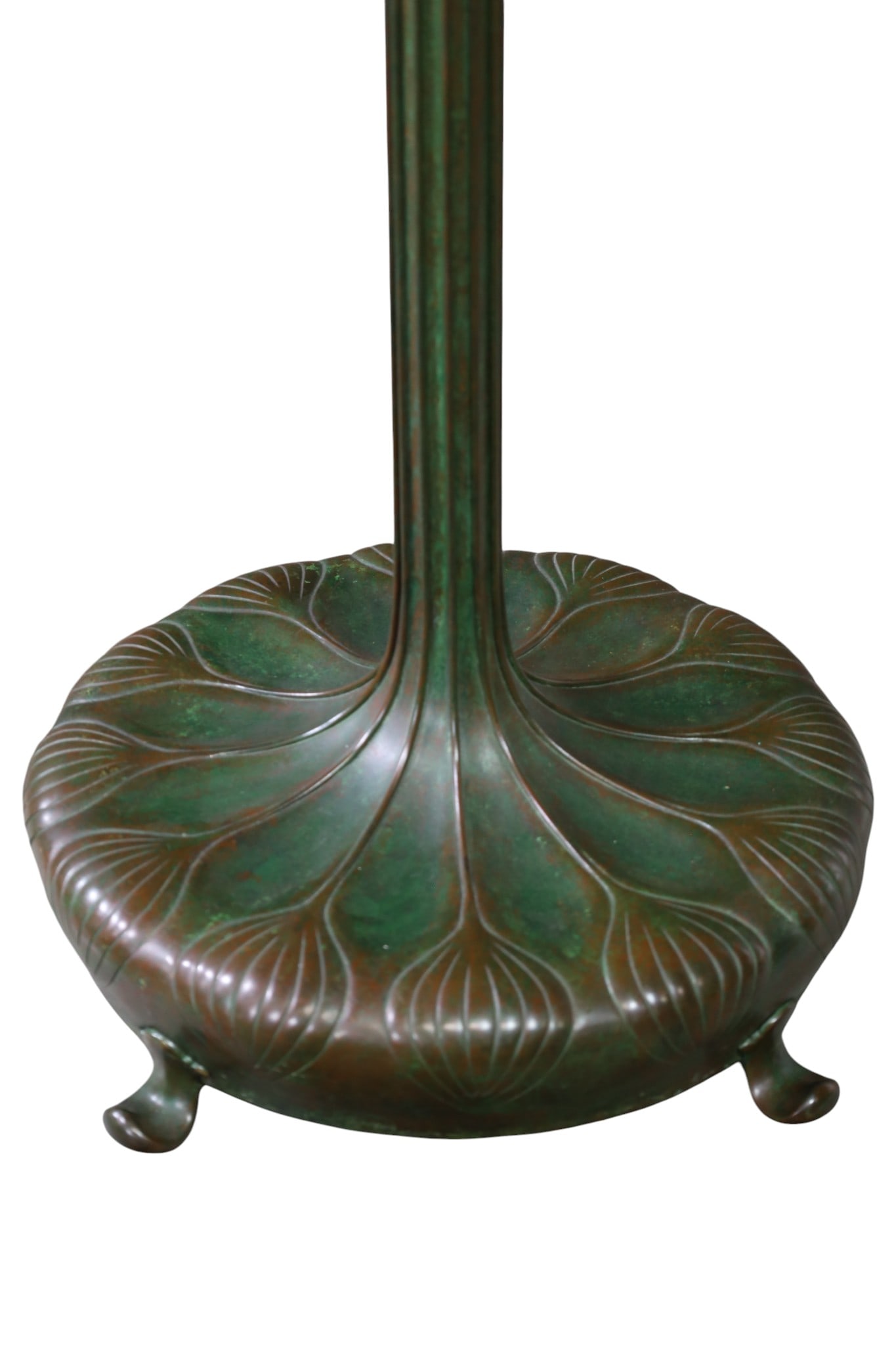 BUFFALO STUDIOS BRONZE & LEADED GLASS FLOOR LAMP - 5