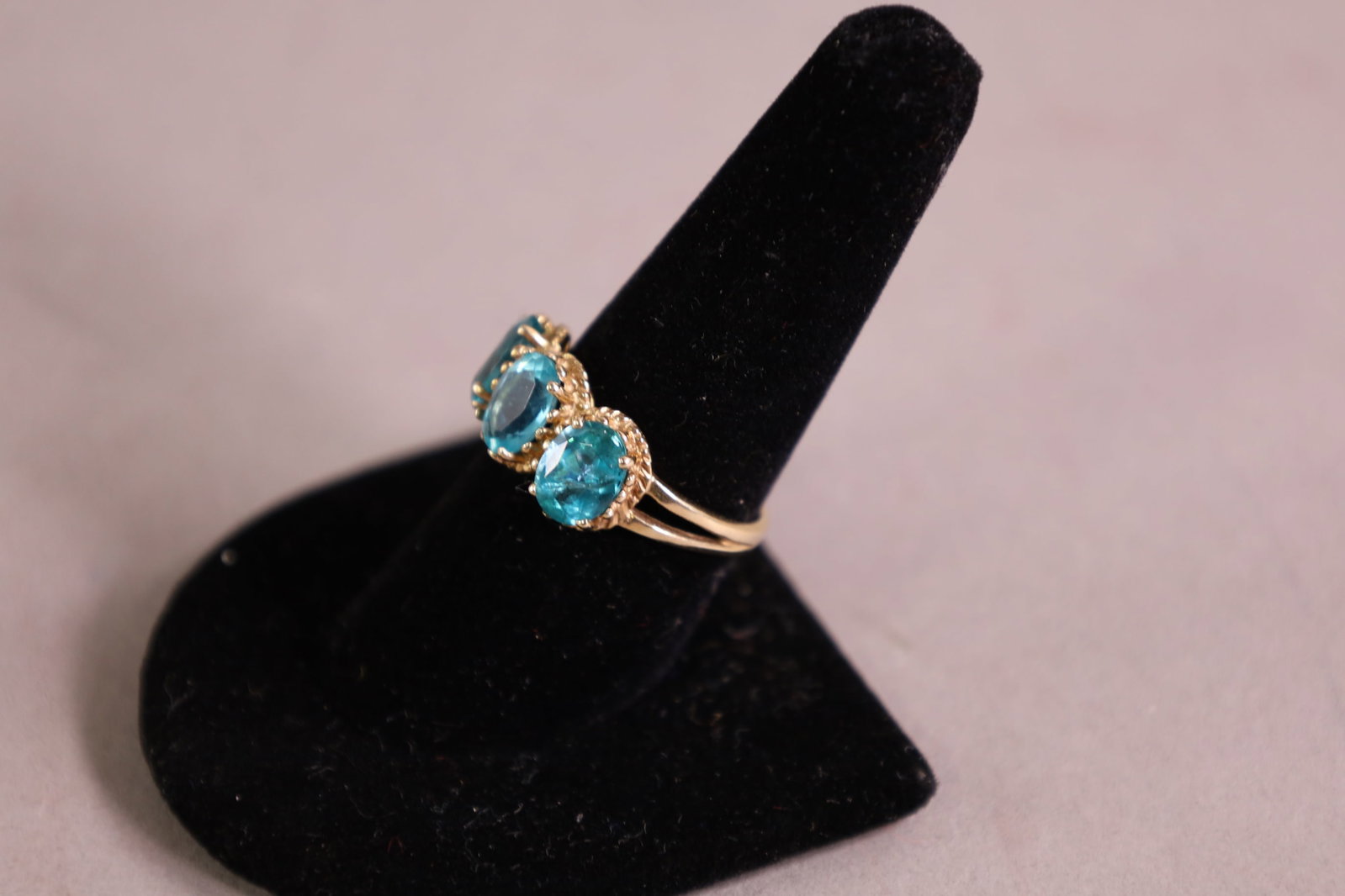 10K GOLD RING - 3