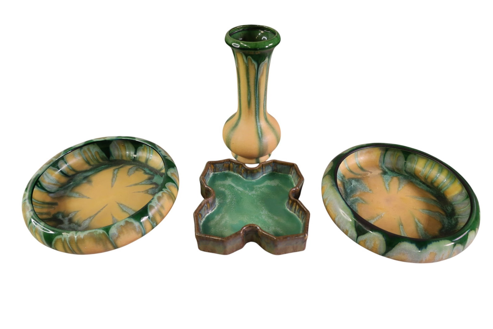 4 PCS OF POTTERY: DRIP GLAZE POTTERY, INCLUDING FULPER. BOWLS, 10" DIAM, TRAY, 7" W & VASE 7" H.