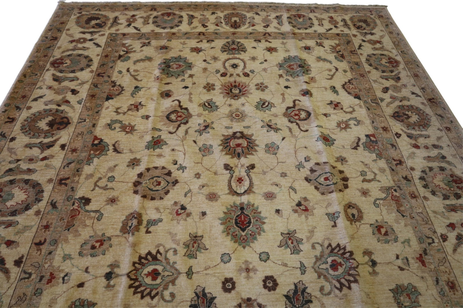 APPROX 8' 9" x 11' 7" HANDMADE WOOL RUG - 2