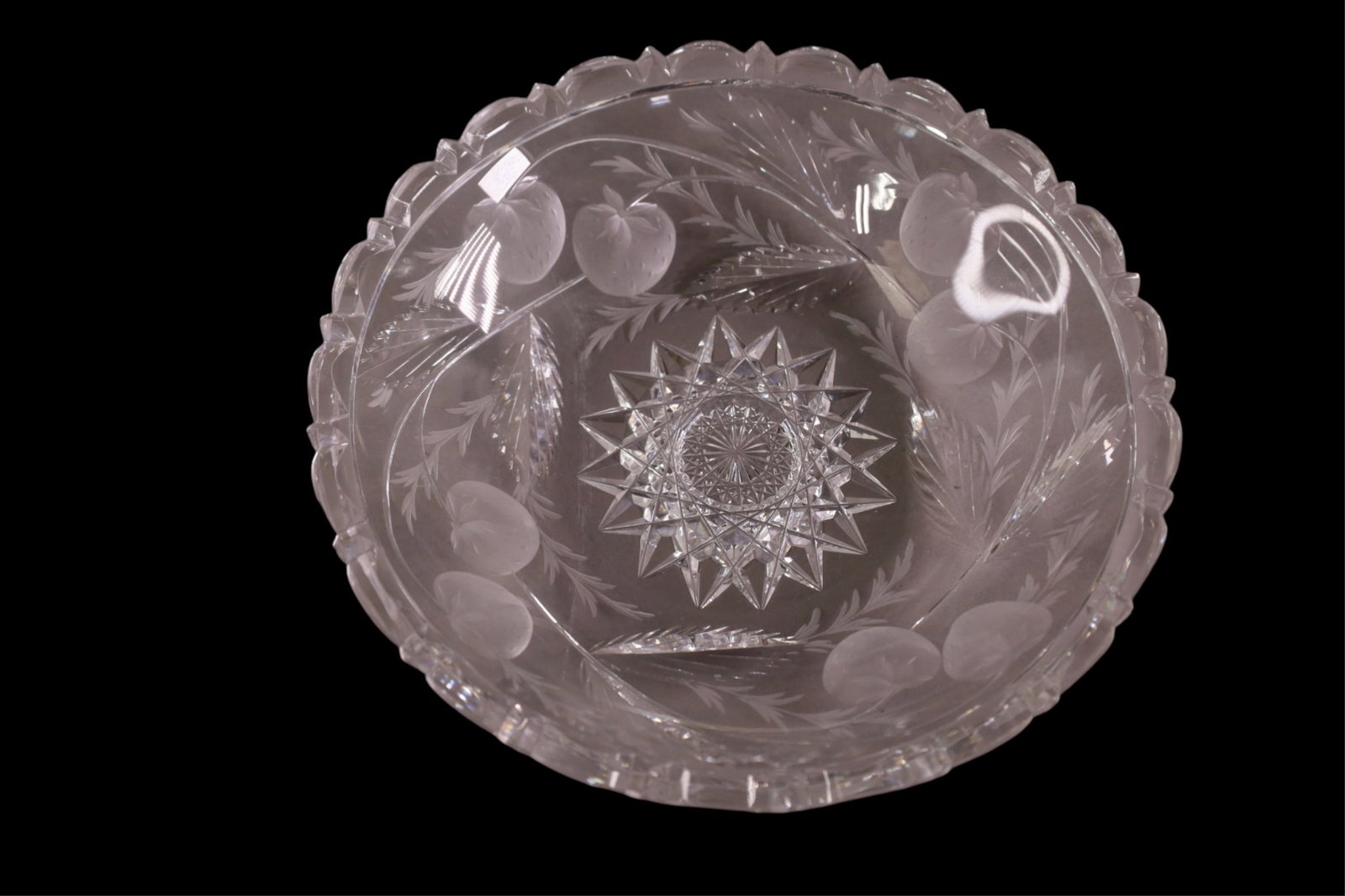 HAWKES CUT GLASS BOWL: STRAWBERRY MOTIF HAWKES CUT GLASS BOWL, STRAWBERRY, DIAMOND, & FAN. 8 1/2" DIAM.