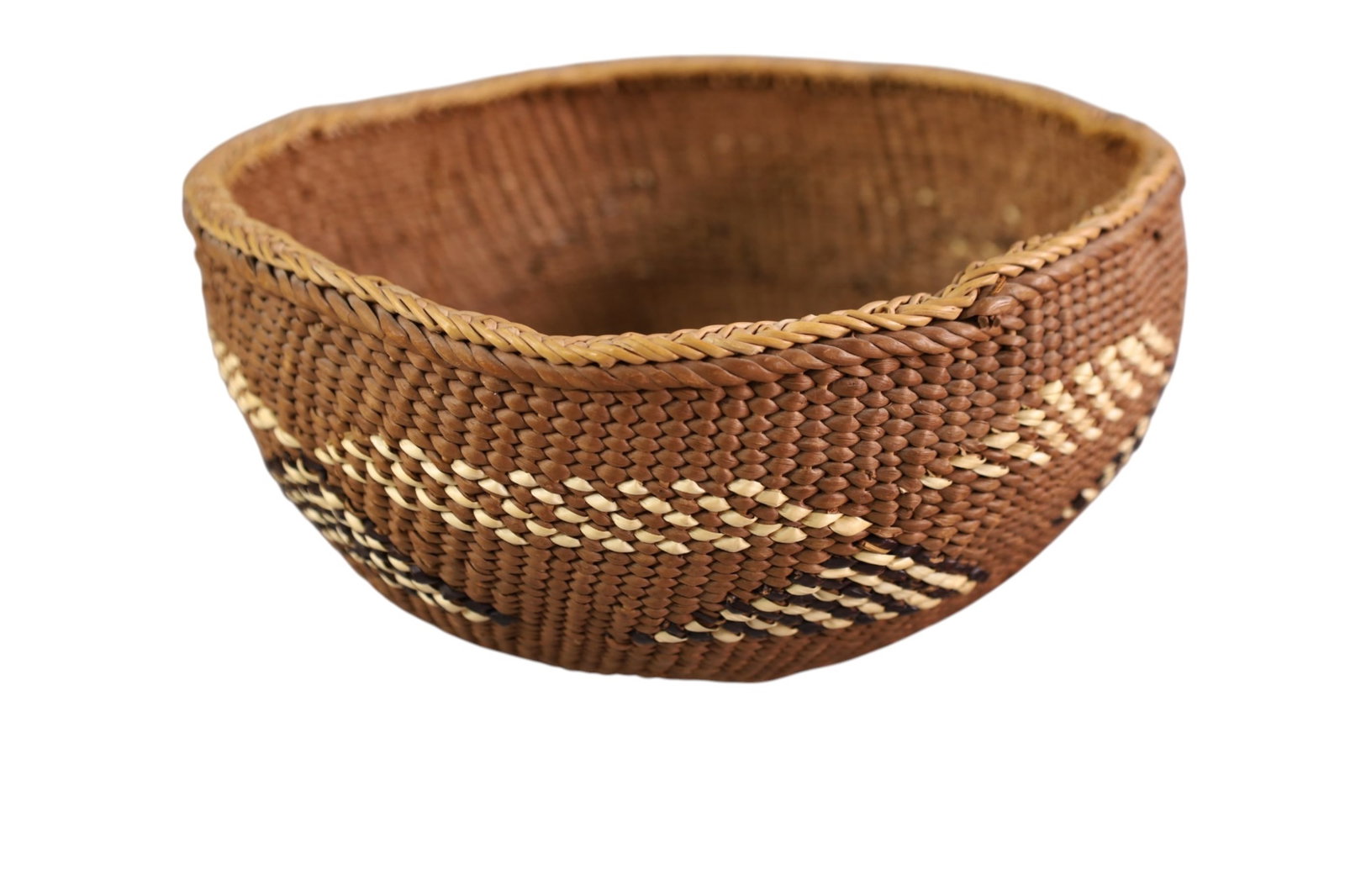 SILETZ BASKET: HANDMADE SILETZ OREGON BASKET, 9" DIAM x 4" H.