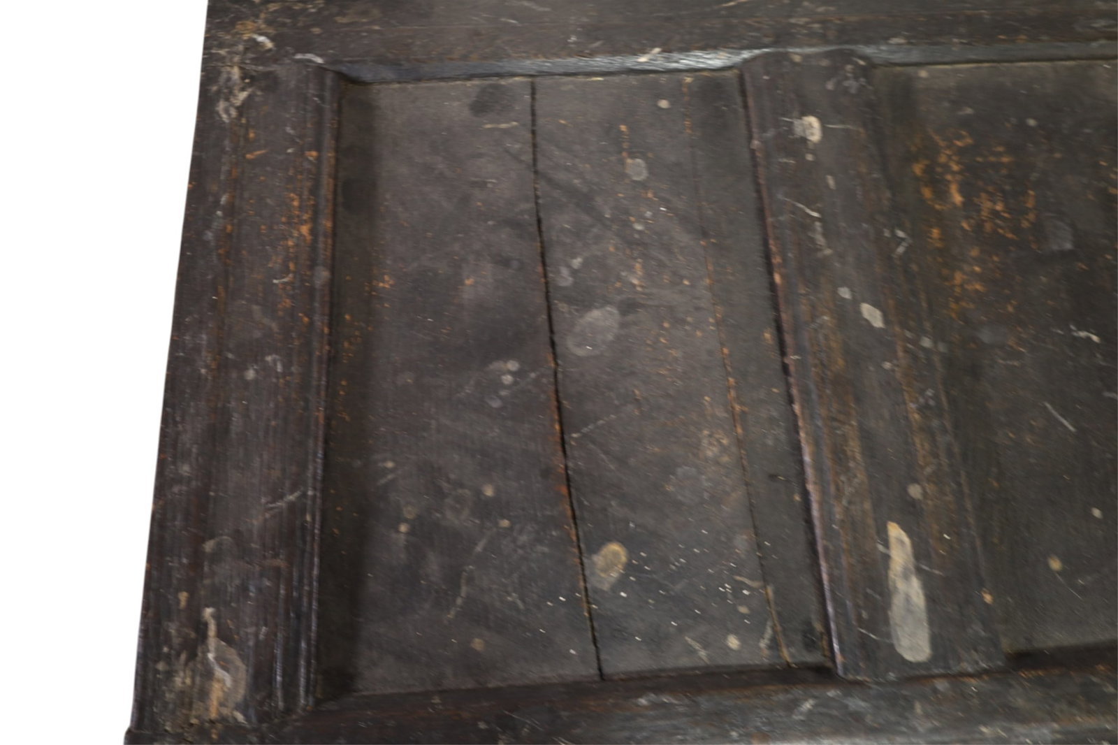 LARGE ANTIQUE TRUNK - 4