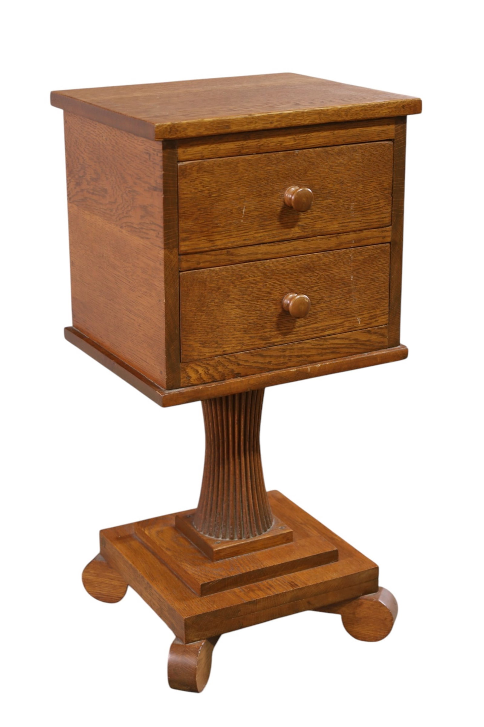 OAK SIDE TABLE (1 of 2)