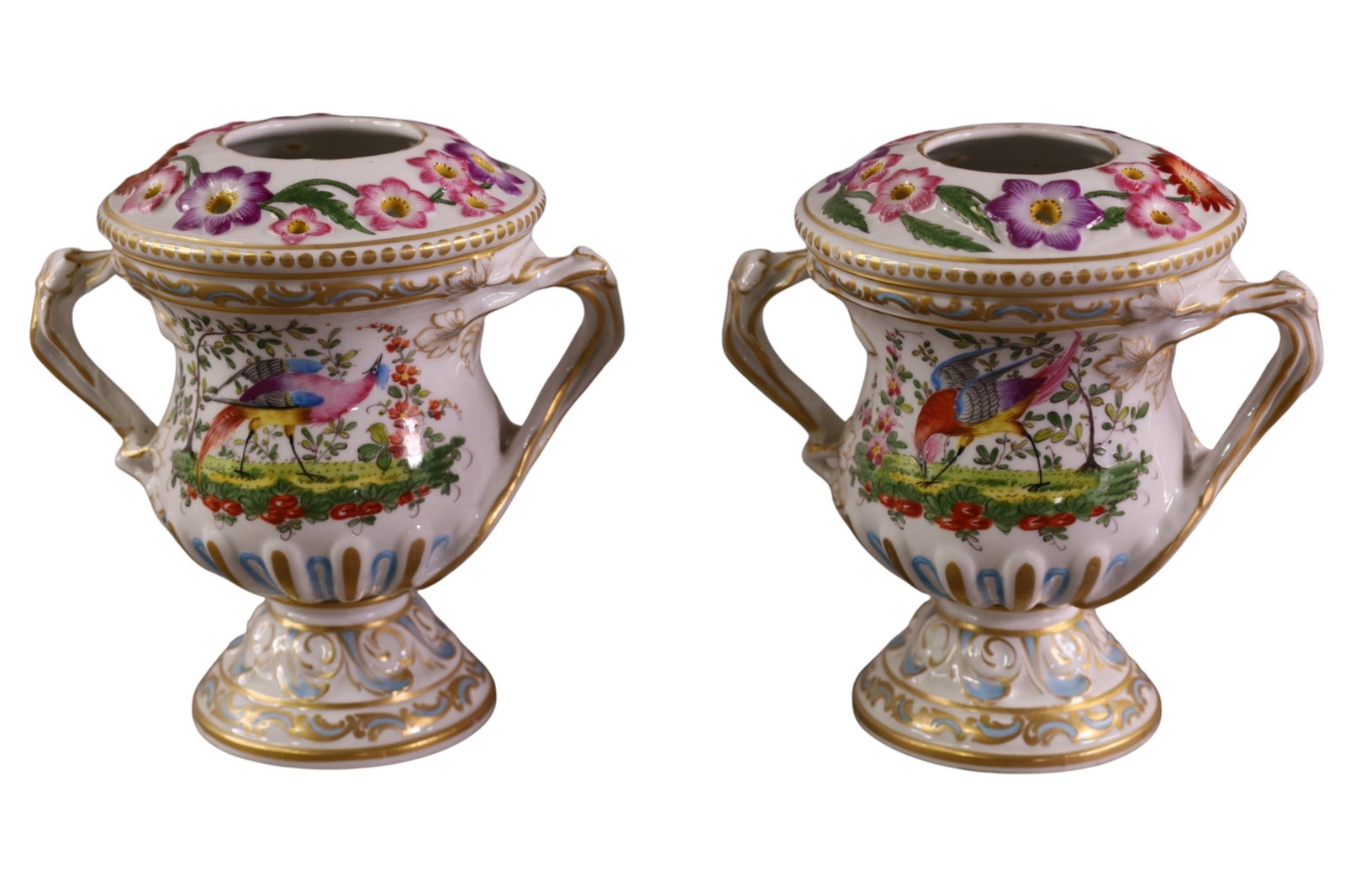 PAIR OF CHELSEA PORCELAIN VASES: PAIR OF HAND PAINTED BIRD DECORATION CHELSEA PORCELAIN VASES. REPAIR TO ONE HANDLE. 6' H.