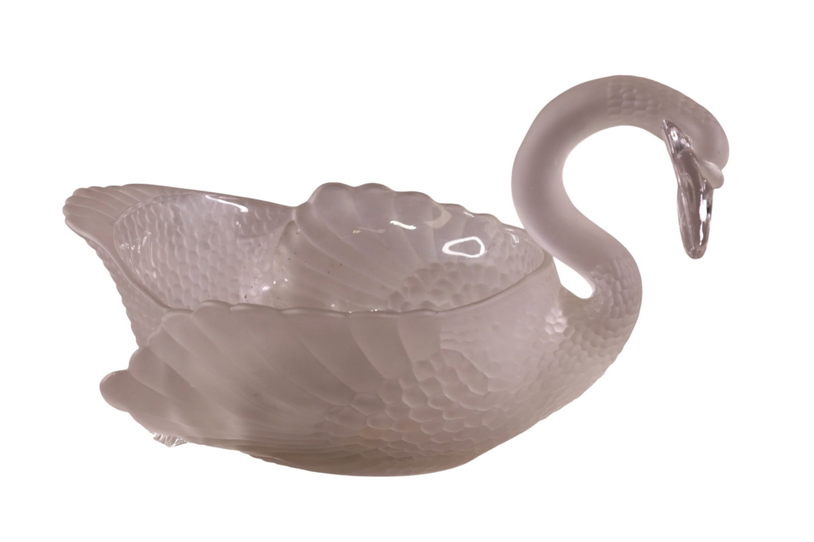 LARGE CRYSTAL SWAN: LARGE FROSTED CRYSTAL SWAN CENTER BOWL, CHIP TO BACK FOOT. 15" L x 9" H.