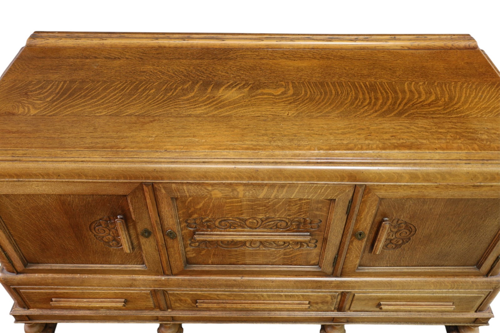 OAK BUFFET - 3