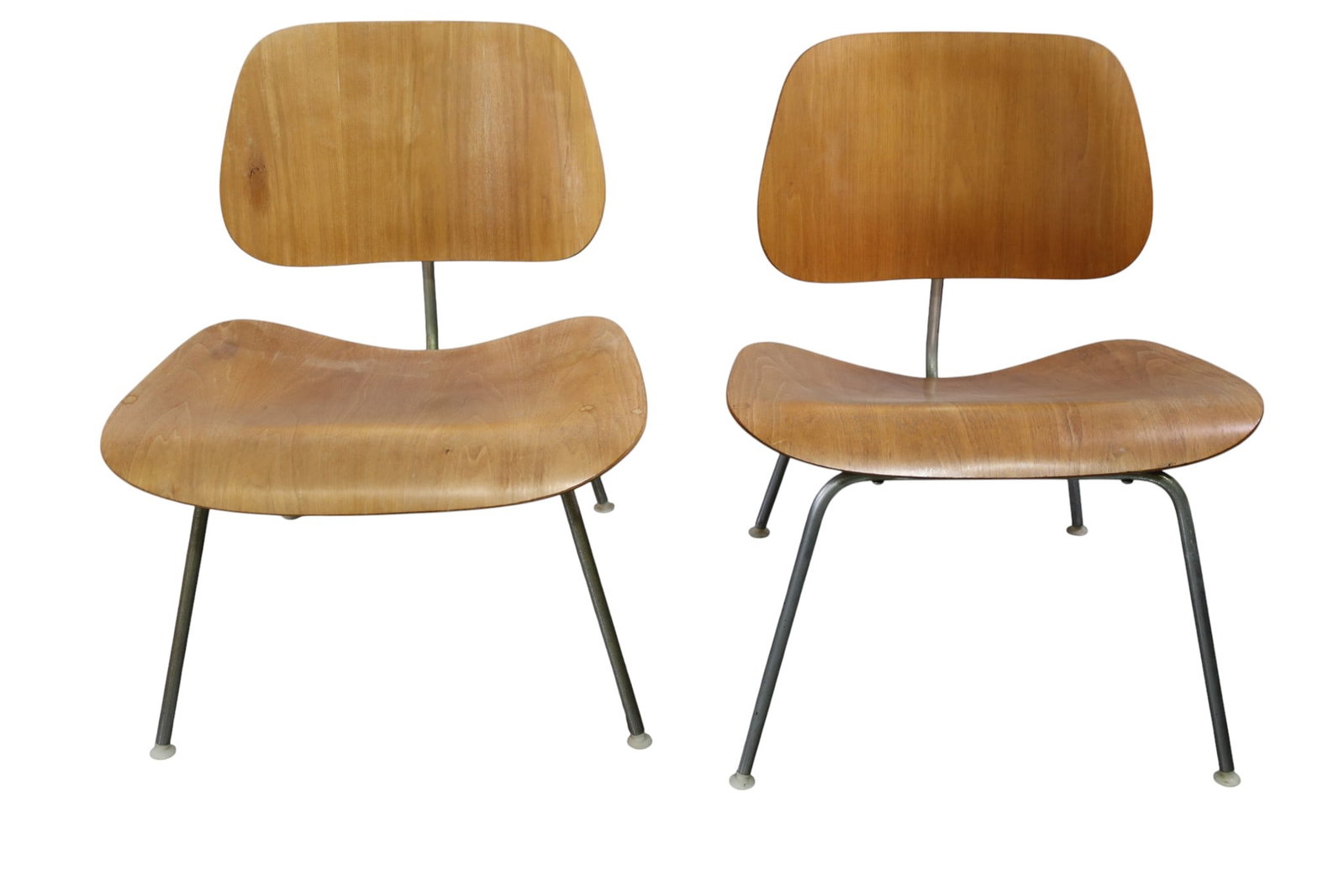 PAIR OF HERMAN MILLER LCM CHAIRS: HERMAN MILLER LCM SIDE CHAIRS, MARKED ON BASE. ONE SEAT IS DETACHED. 22" W x 18" D x 27" H. THIS ITEM EXCEEDS SIZE, WEIGHT, AND OR FRAGILITY LIMITATIONS FOR IN HOUSE SHIPPING, MUST BE PICKED UP IN