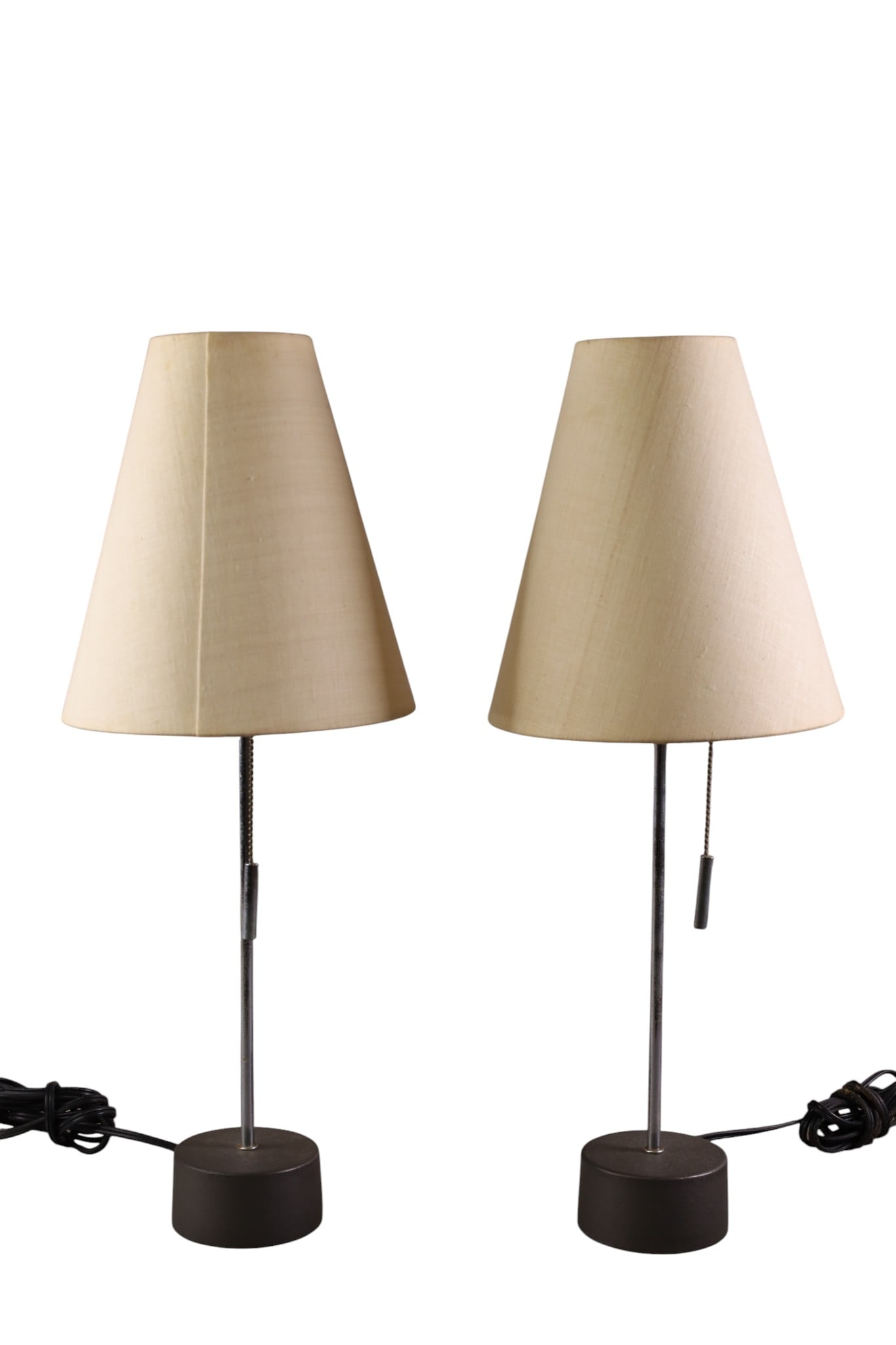 PAIR OF VINTAGE TABLE LAMPS (1 of 2)