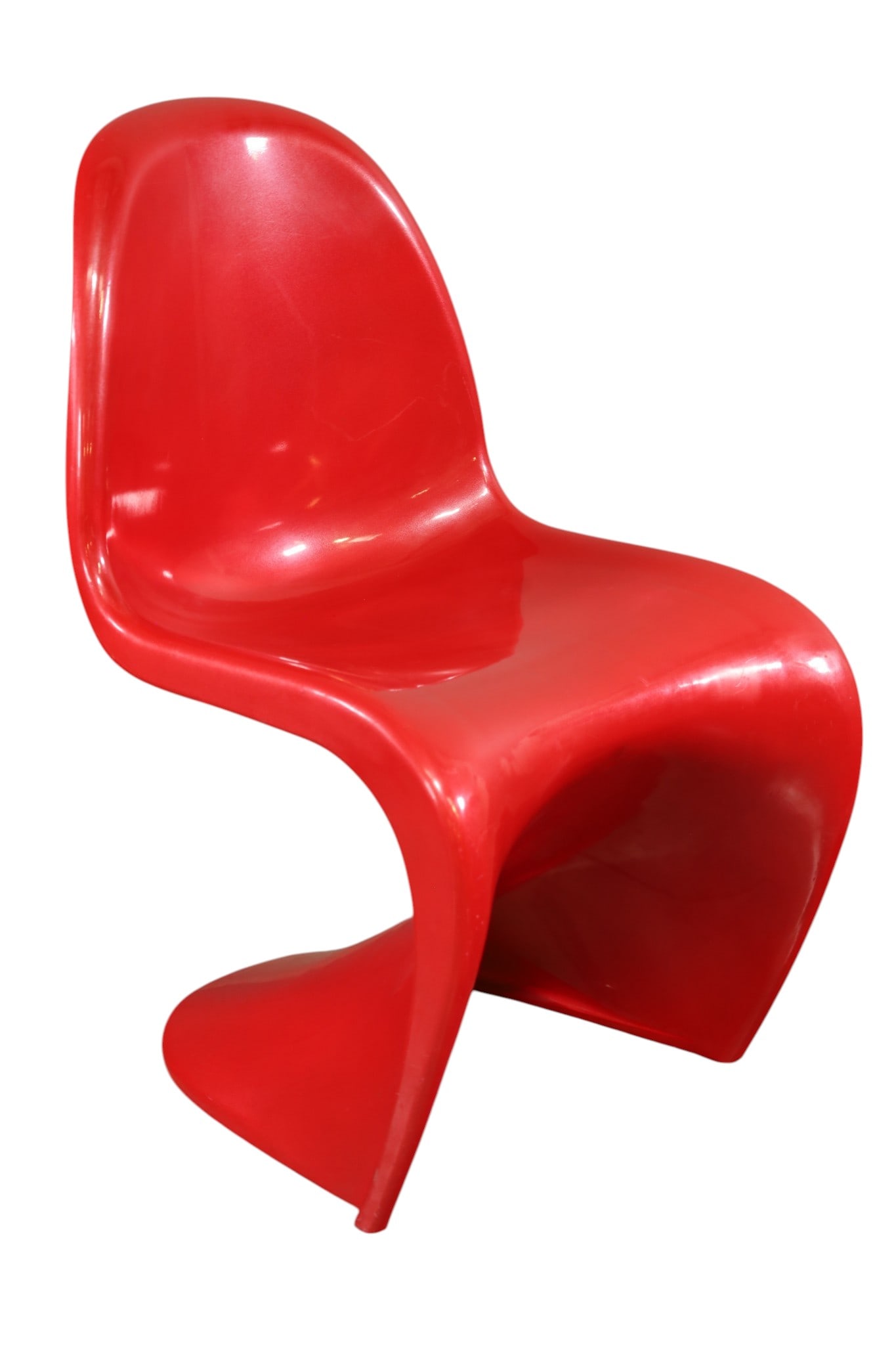 MCM CHAIR: FORMED PLASTIC MCM CHAIR, 19"W x 21" D x 33" H. THIS ITEM EXCEEDS SIZE, WEIGHT, AND OR FRAGILITY LIMITATIONS FOR IN HOUSE SHIPPING, MUST BE PICKED UP IN HOUSE OR SHIPPED VIA 3rd PARTY GROUND SHIPPER.