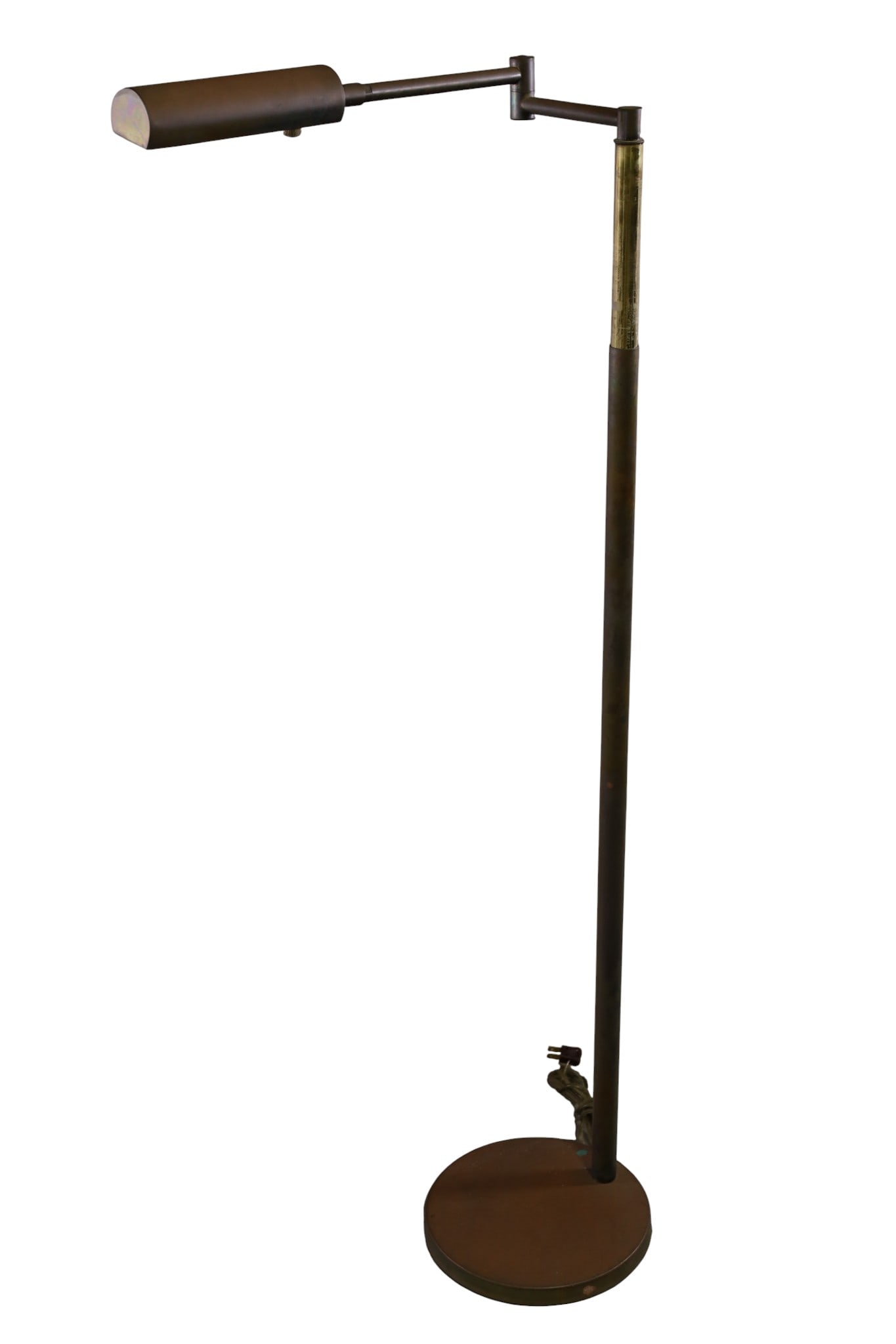 MCM FLOOR LAMP: ADJUSTABLE HEIGHT MID CENTURY MODERN FLOOR LAMP, PATINA BRASS FINISH. MARKED KOCH AND LOWY. 48" H AS SHOWN. THIS ITEM EXCEEDS SIZE, WEIGHT, AND OR FRAGILITY LIMITATIONS FOR IN HOUSE SHIPPING, MUST BE