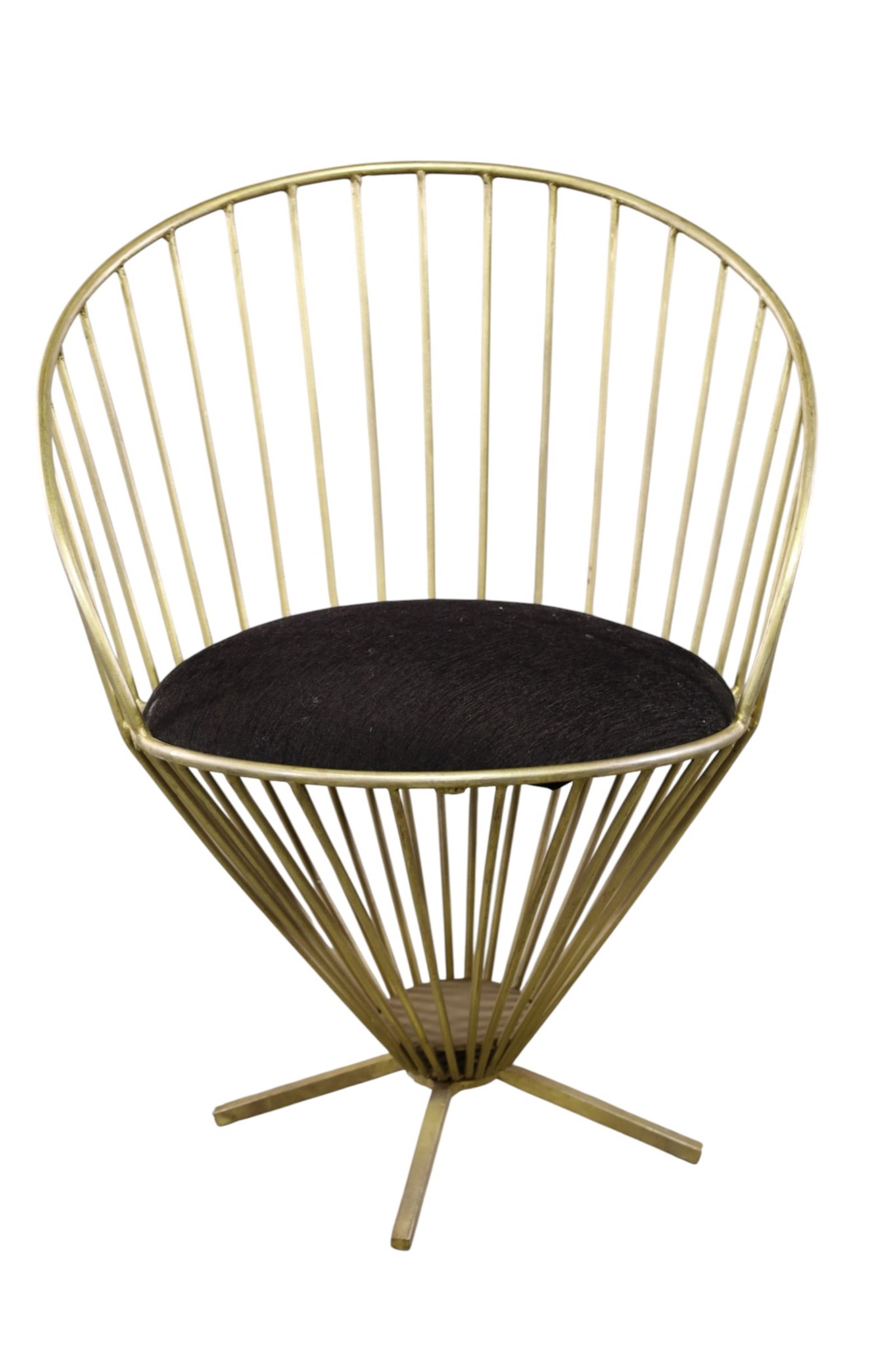 IRON TAPERED WIRE CHAIR: VINTAGE IRON TAPERED WIRE CHAIR, ATTRIBUTED TO DIMOND. UNMARKED. 24" W x 24" D x 32" H. THIS ITEM EXCEEDS SIZE, WEIGHT, AND OR FRAGILITY LIMITATIONS FOR IN HOUSE SHIPPING, MUST BE PICKED UP IN HOUSE