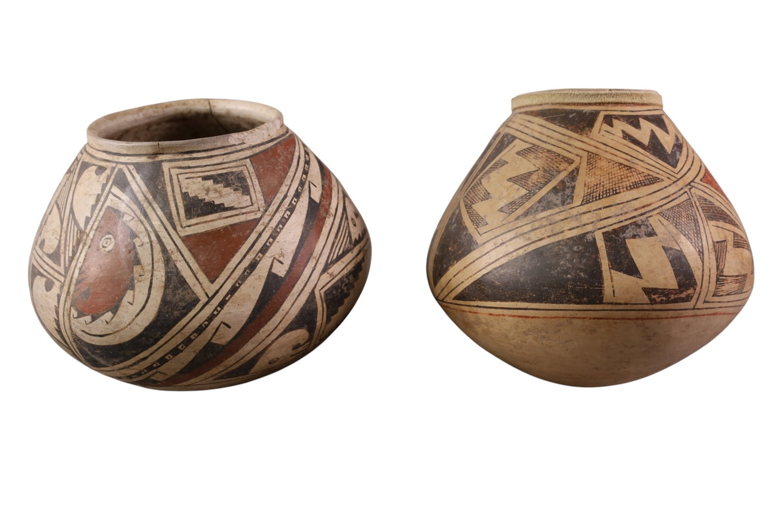2 CASAS GRANDES POTS: 2 NATIVE AMERICAN CASA GRANDES POLYCHROME POTS, BOTH HAVE BEEN REPAIRED. 7" H.