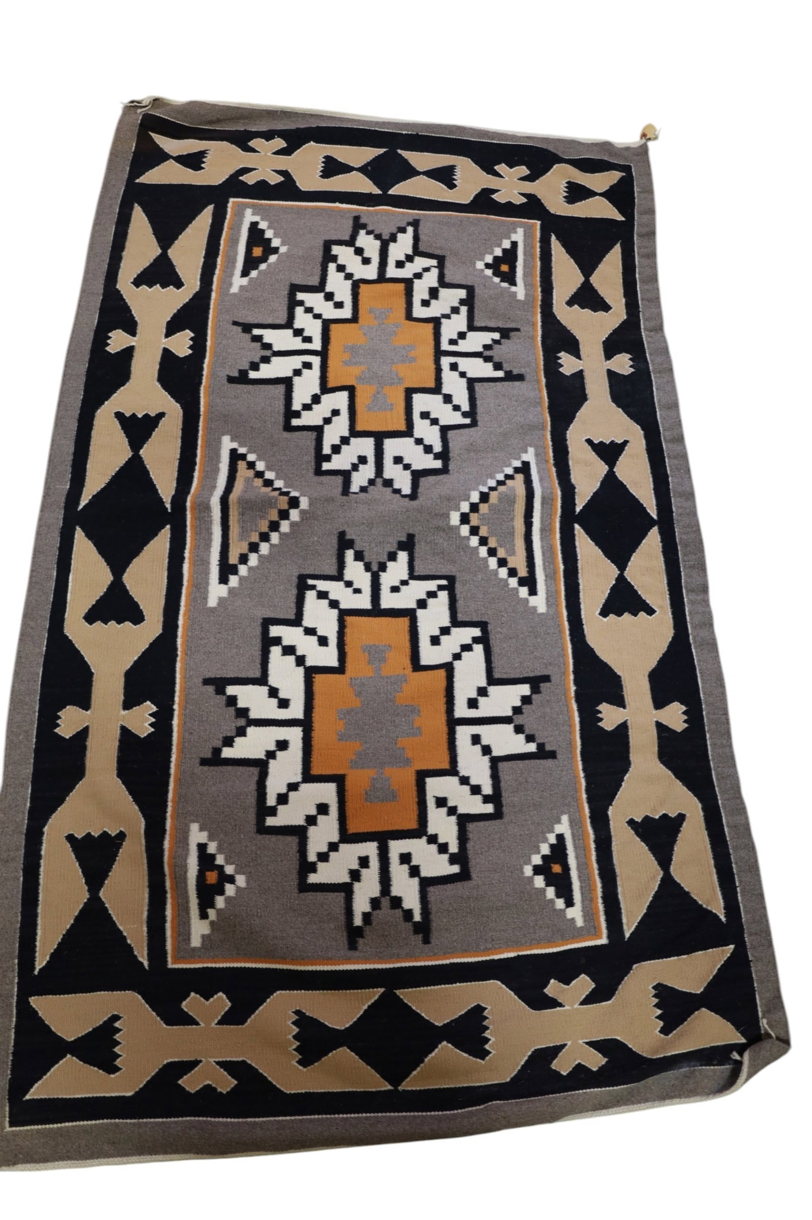 LARGE NAVAJO RUG: LARGE HANDMADE NATIVE AMERICAN NAVAJO GEOMETRIC RUG. 40" x 71"